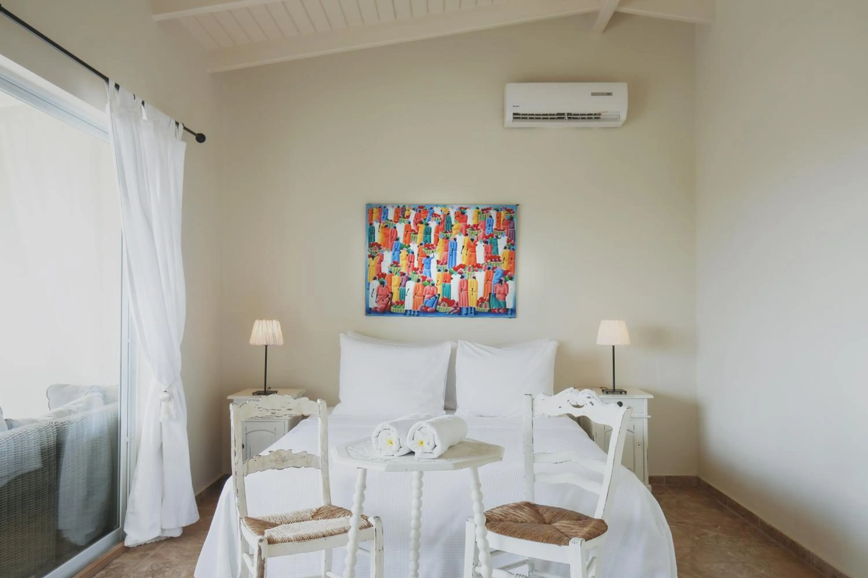 Bed in Ocean Breeze Boutique Hotel & Marina