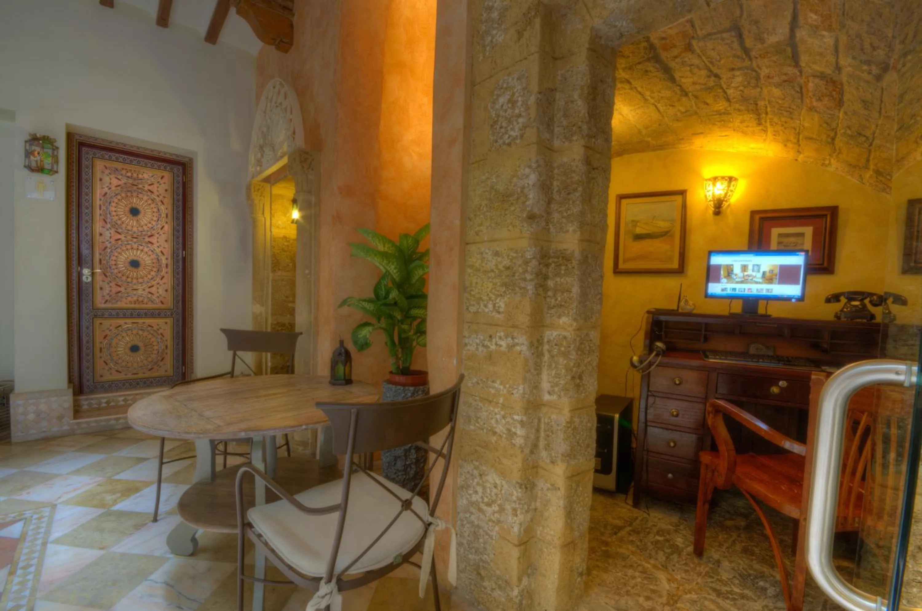 Lobby or reception in Hotel Argantonio