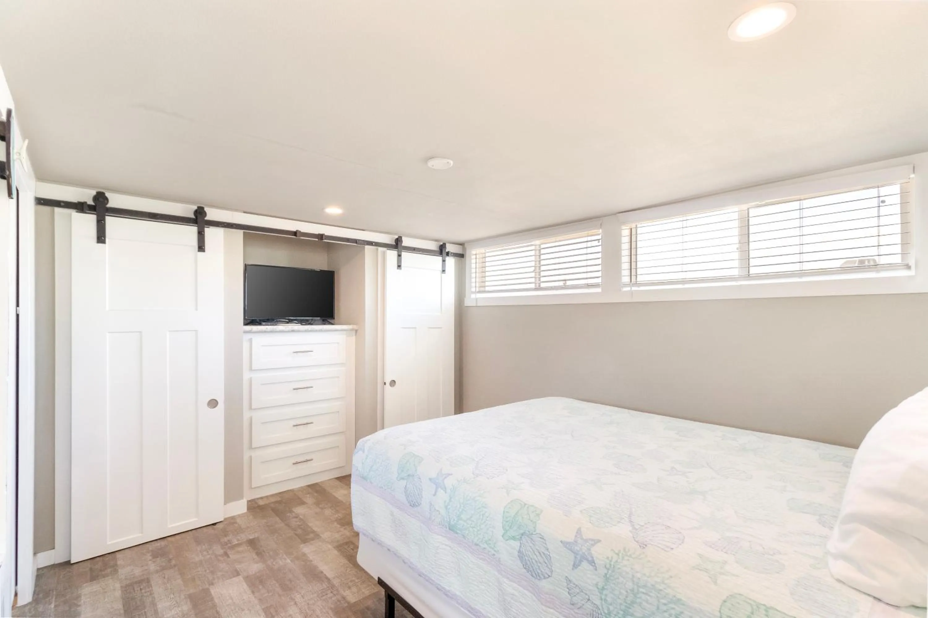 Bedroom, Bed in Tropic Island Resort