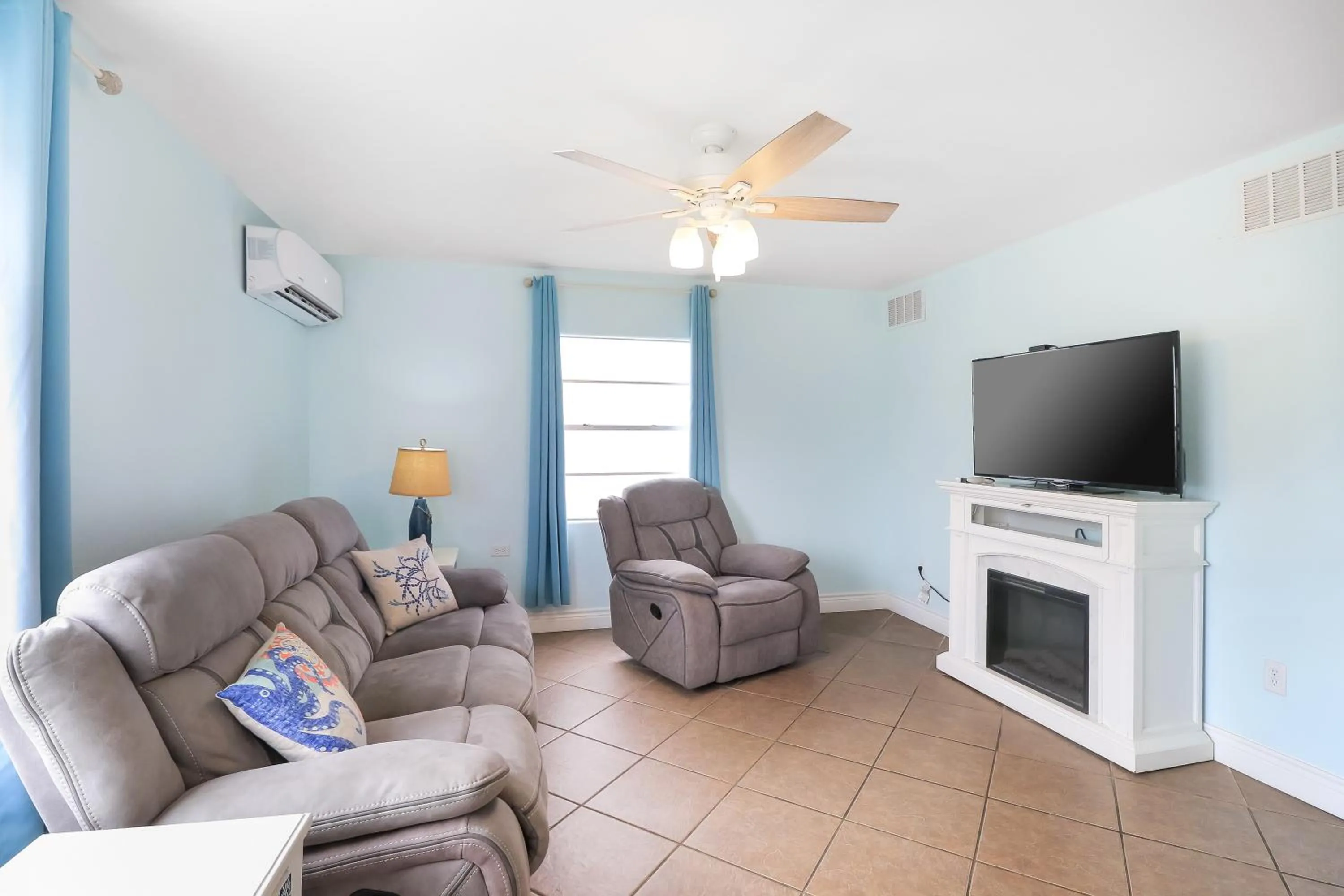 Living room in Tropic Island Resort