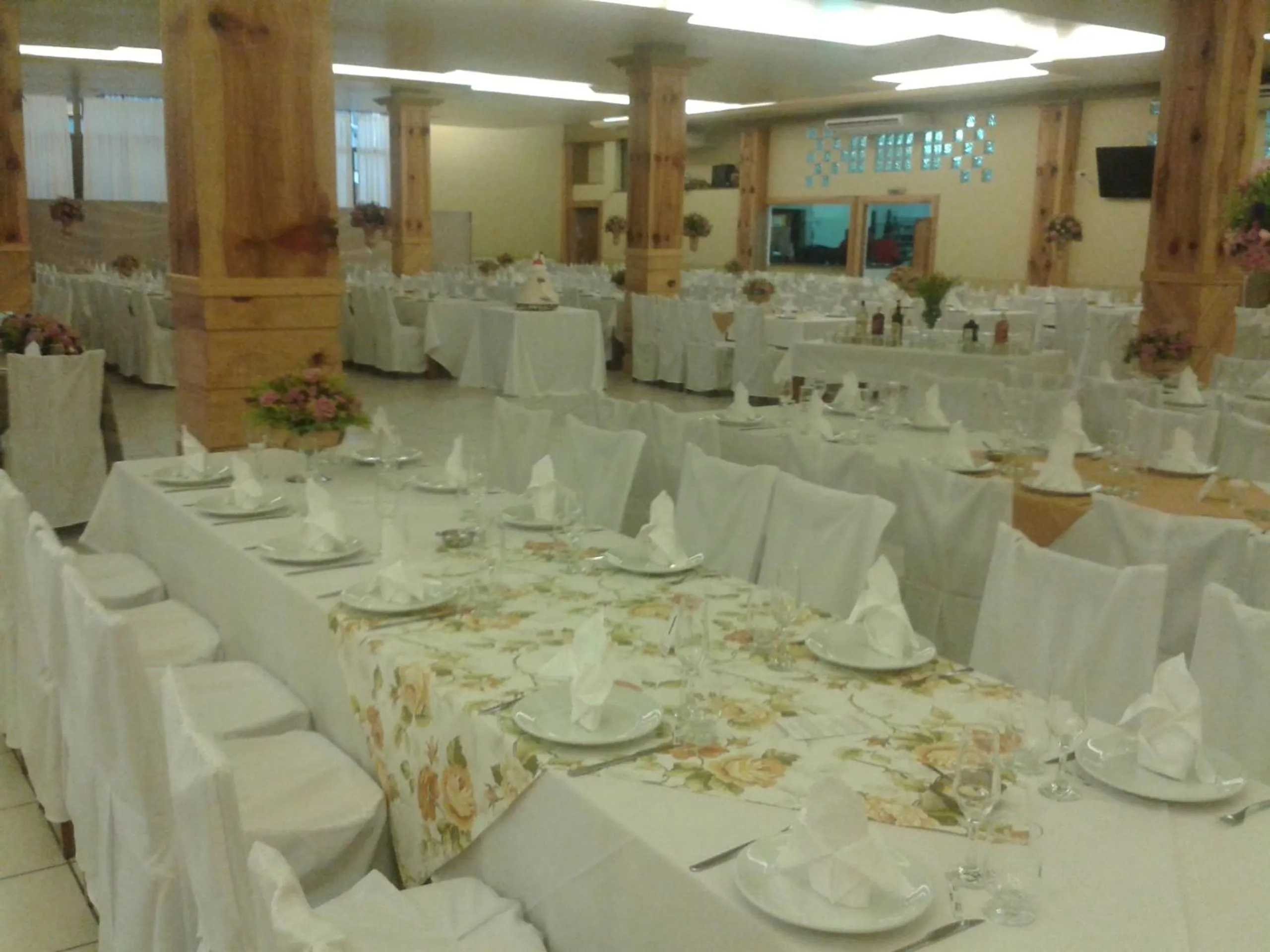 Restaurant/places to eat in Hotel Bemtevi