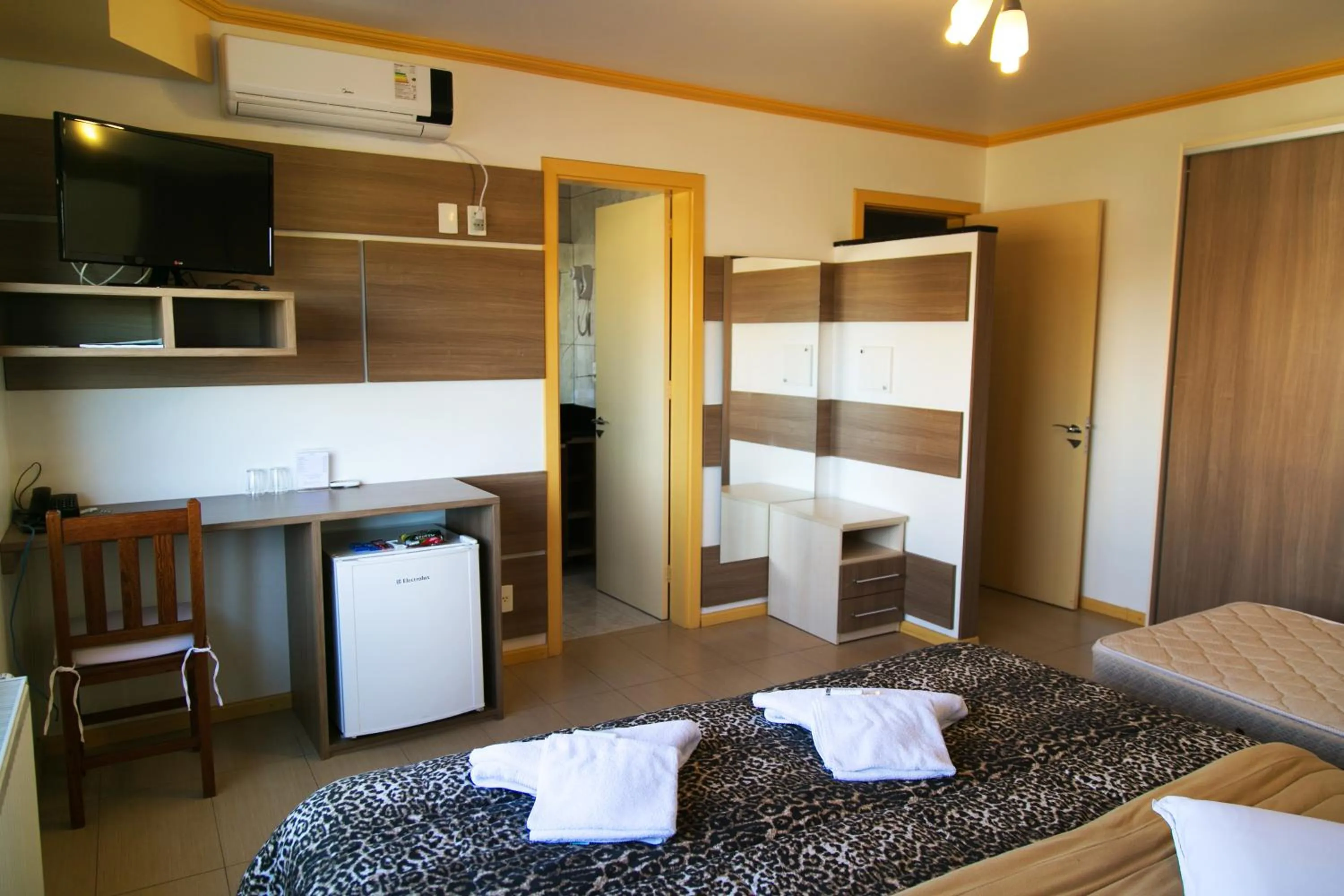 TV and multimedia, Bed in Hotel Bemtevi