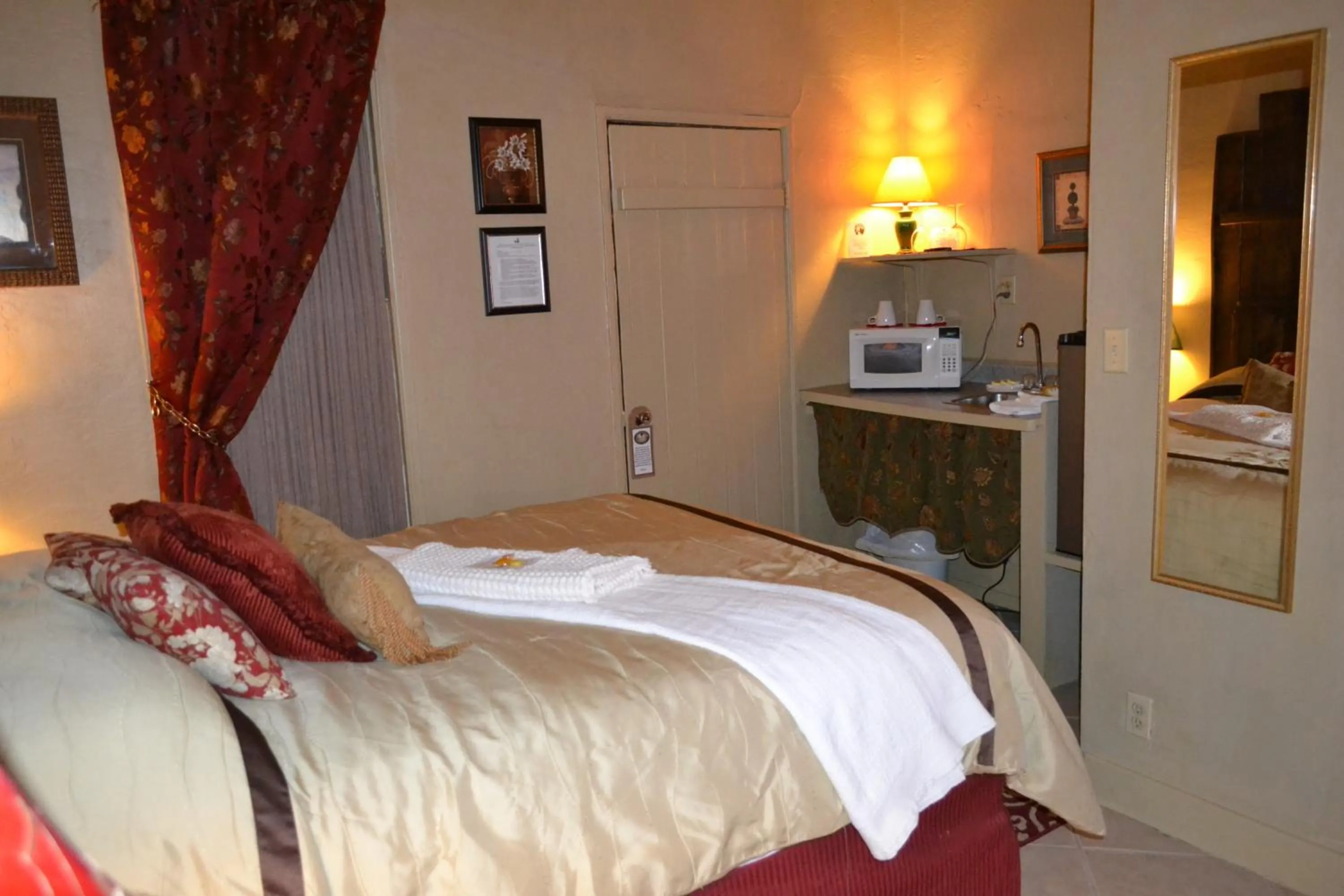 Standard Queen Room in Sheldon Street Lodge