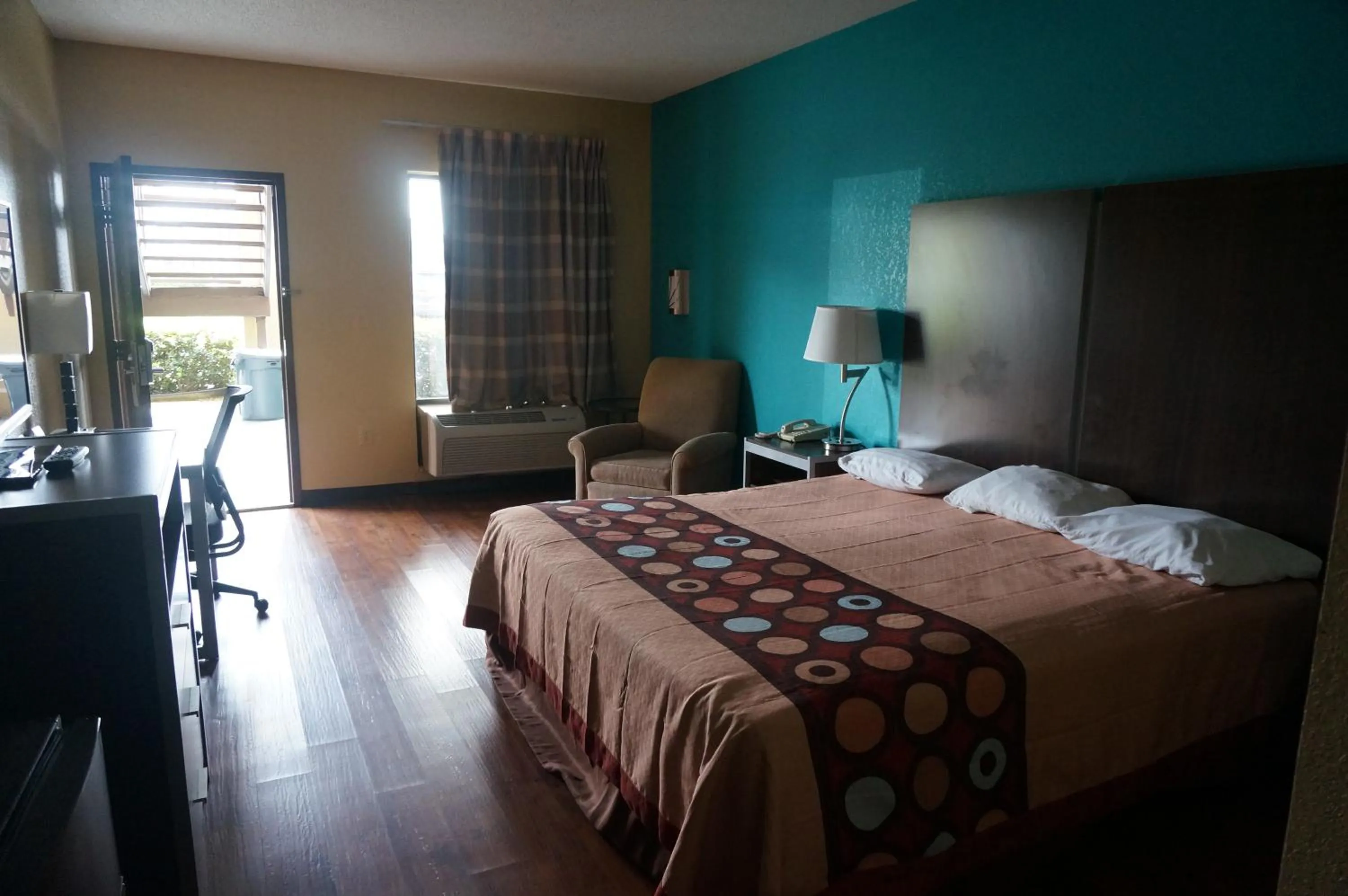 Photo of the whole room, Bed in Stockbridge Inn