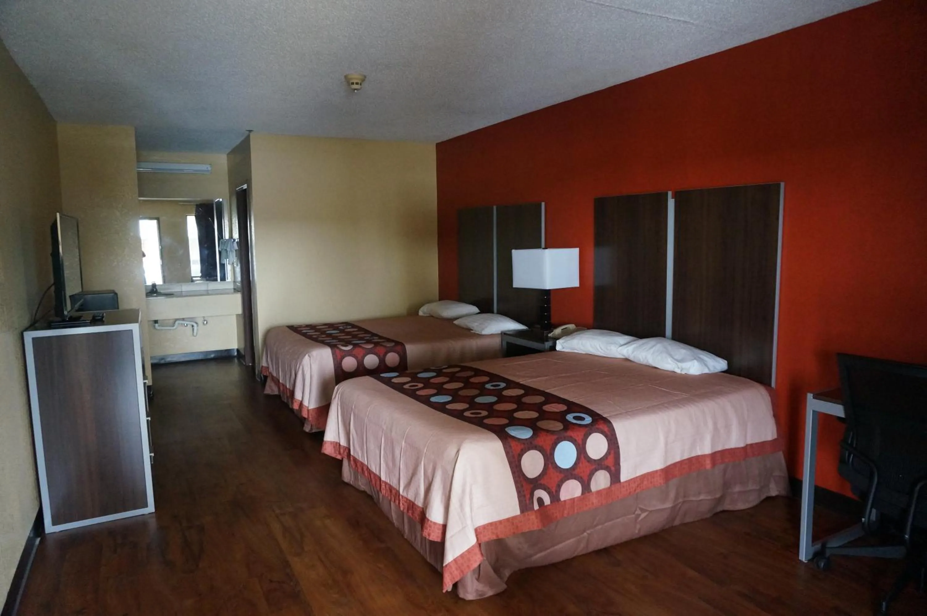 Photo of the whole room, Bed in Stockbridge Inn