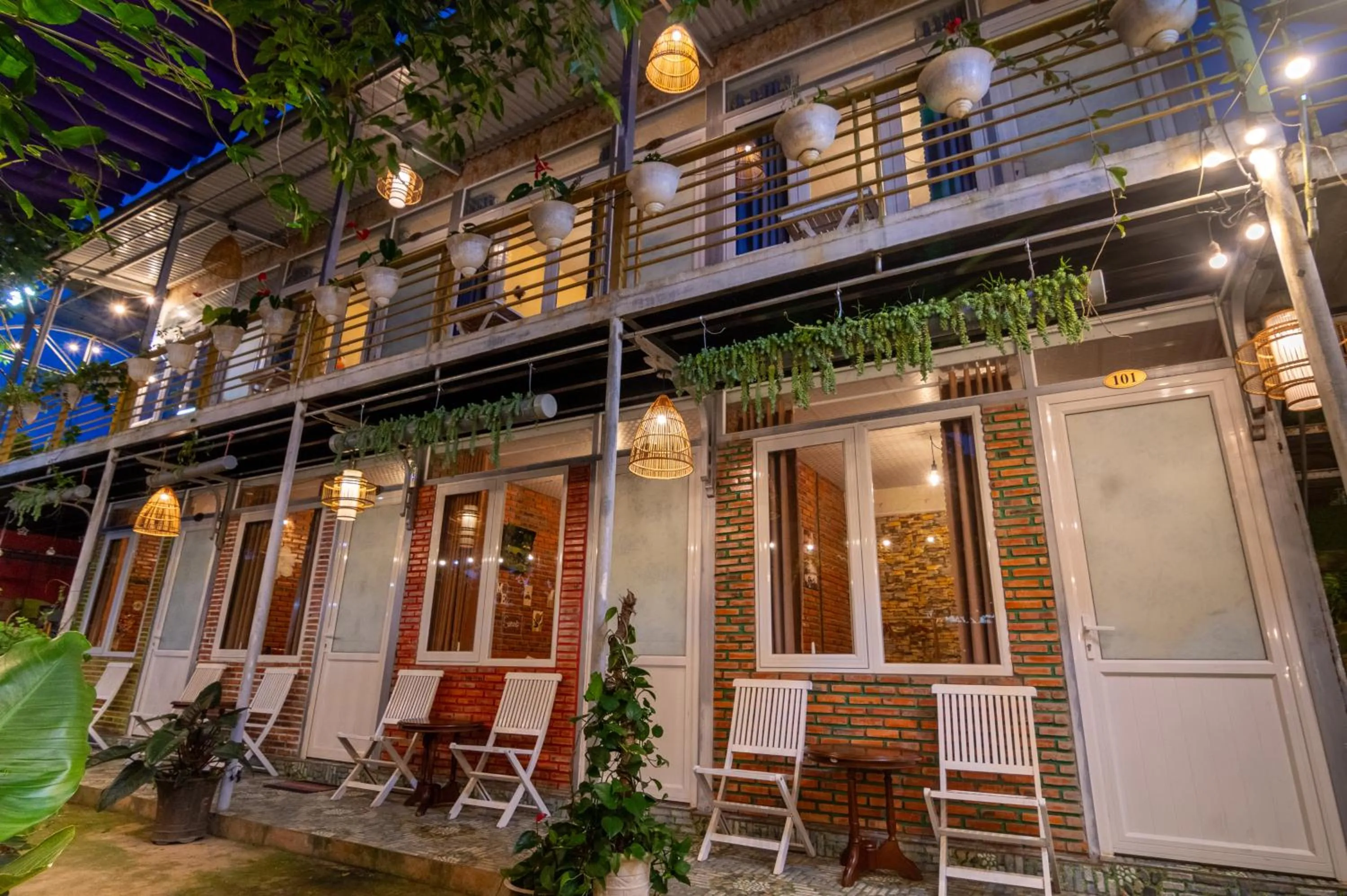 Property building in Robins Guesthouse