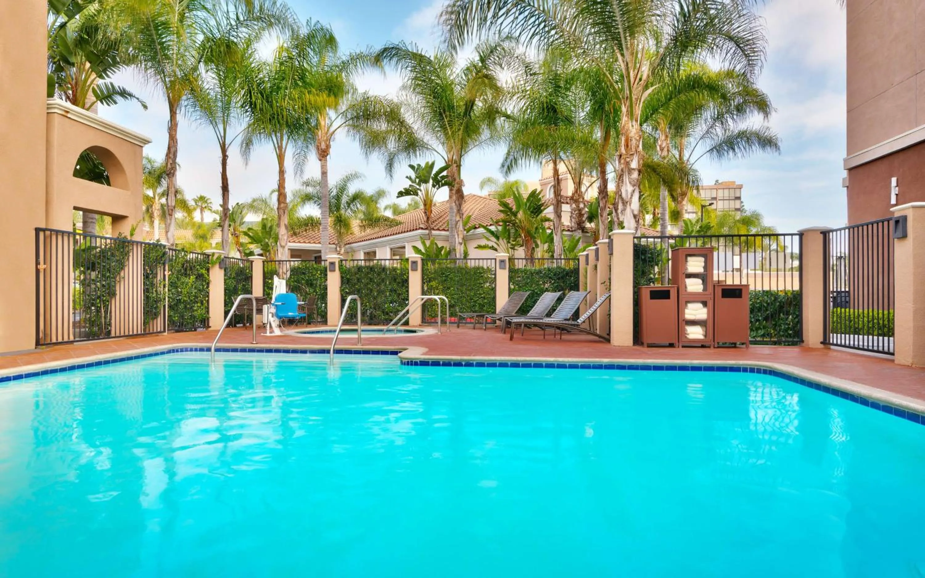 Swimming pool in Hyatt Place at Anaheim Resort / Convention Center