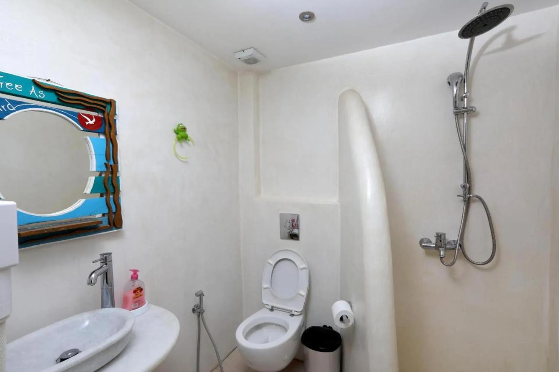 Shower in Verykokkos Pension I