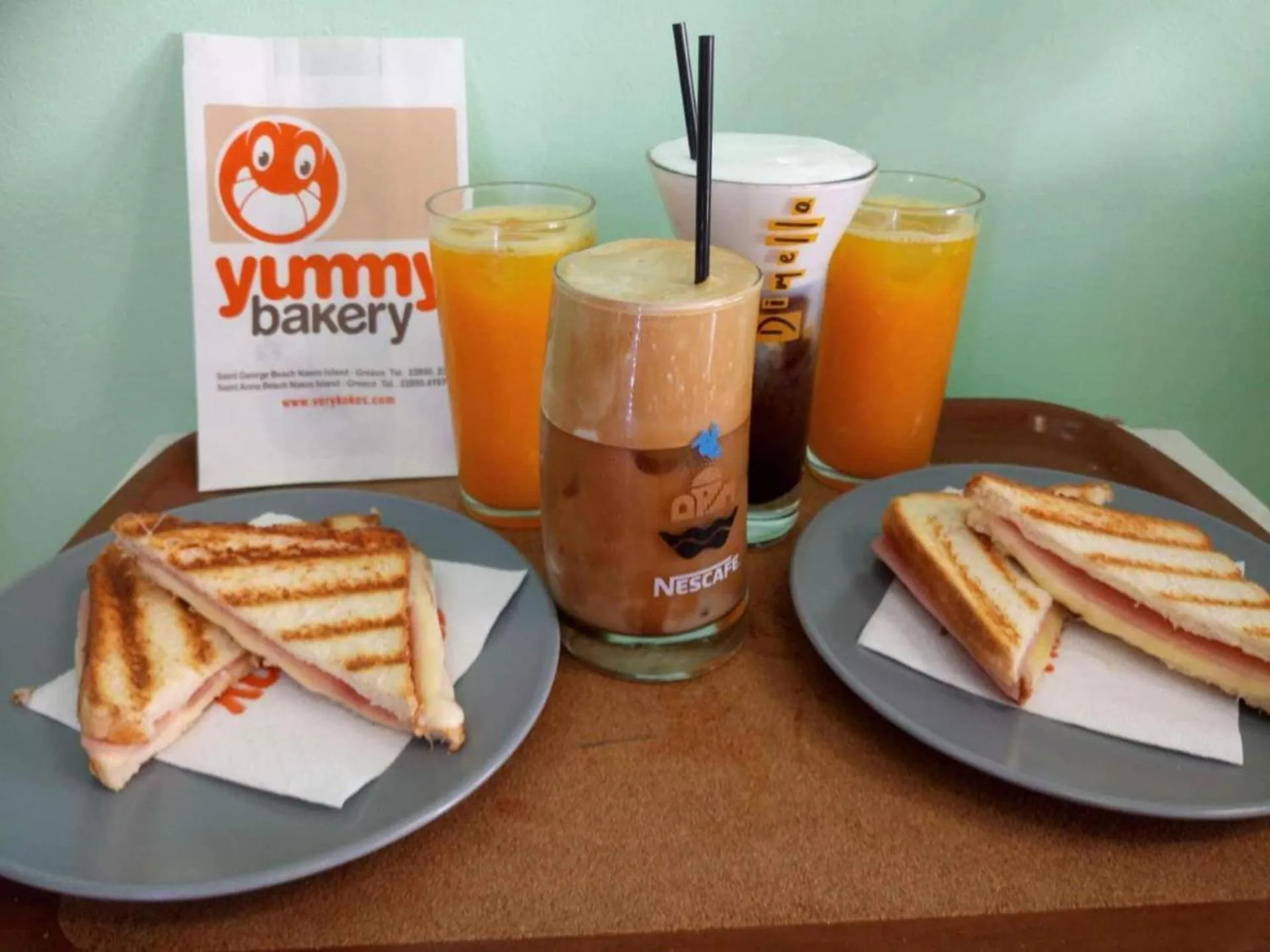 Food and drinks in Verykokkos Pension I