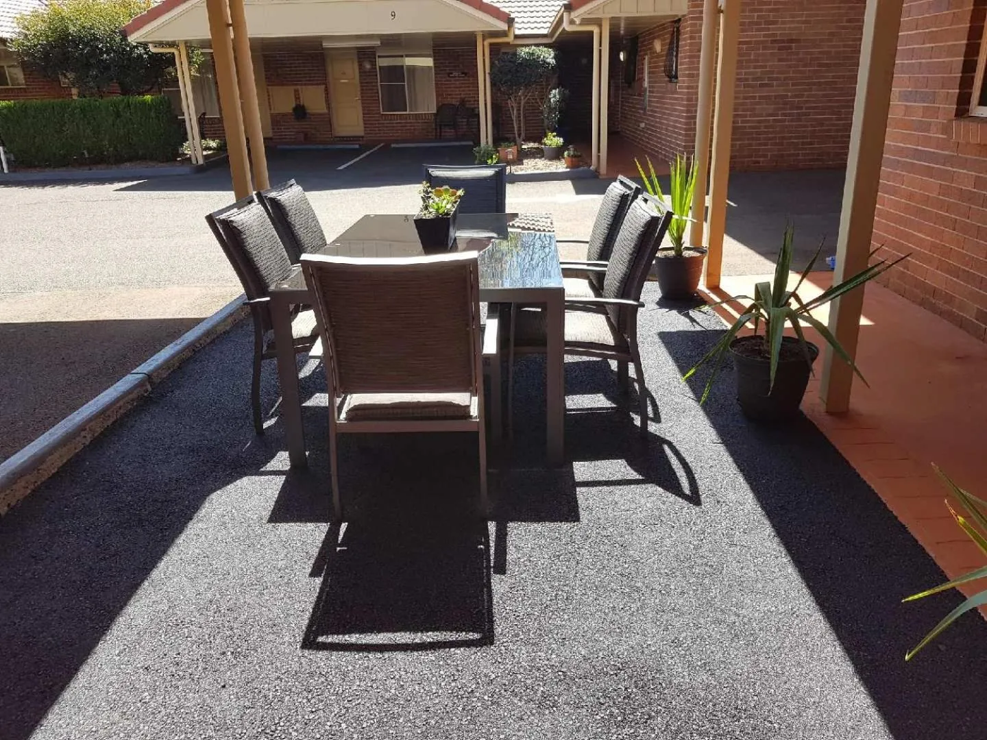 Garden in Cotswold Motor Inn