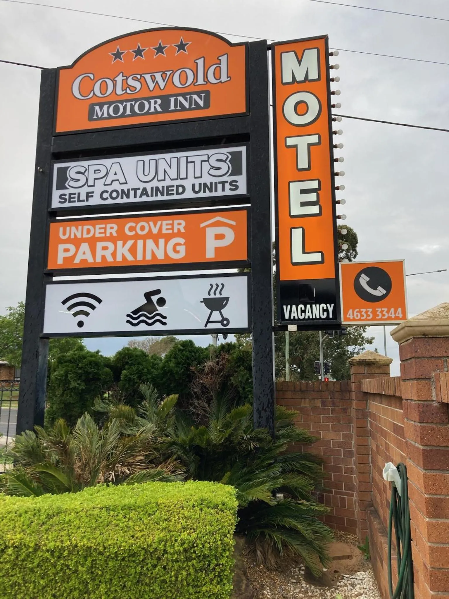 Property building in Cotswold Motor Inn