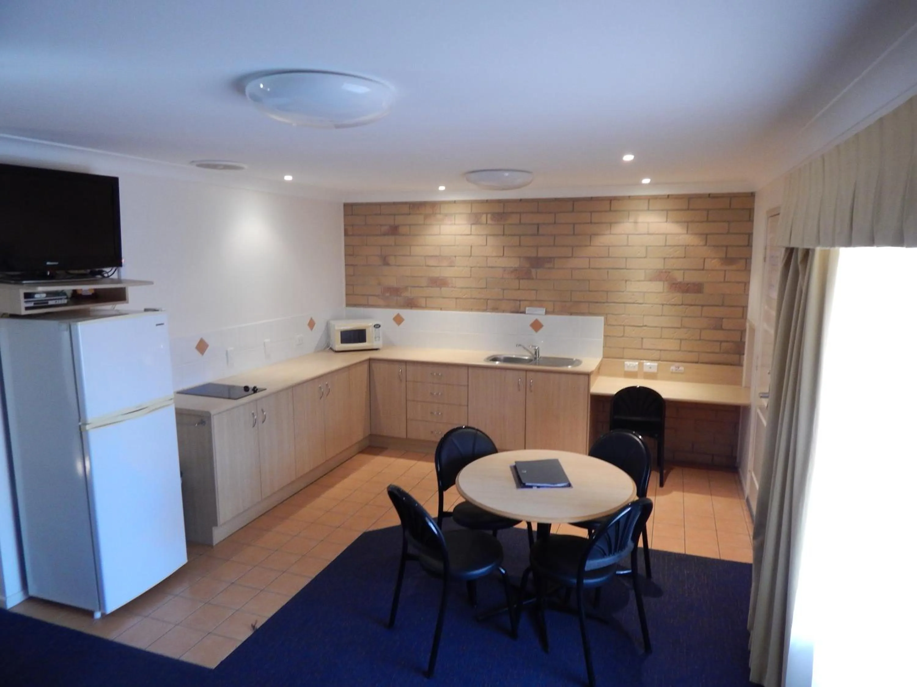 Coffee/tea facilities in Cotswold Motor Inn