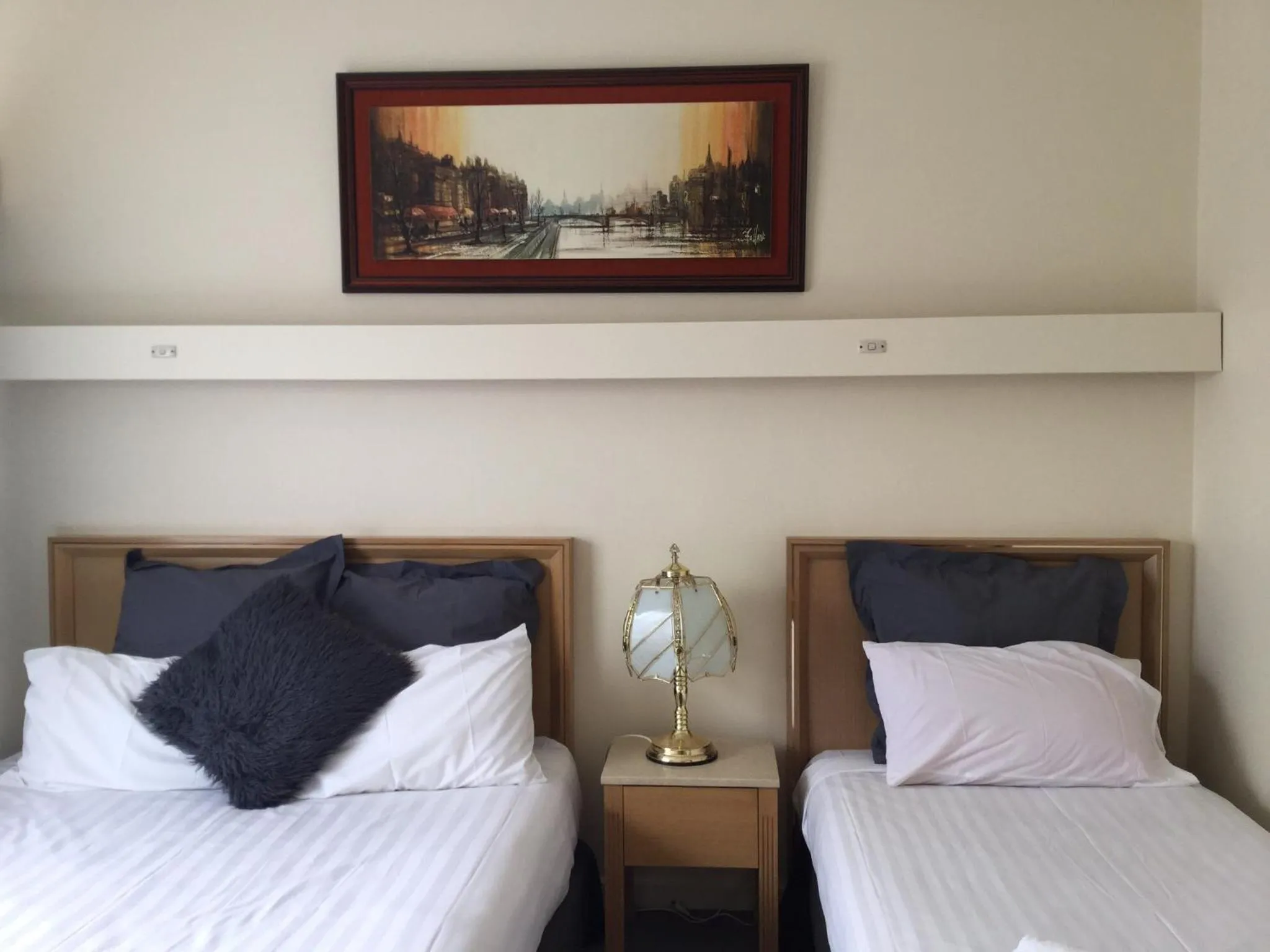 Bed in Aberdeen Motor Inn