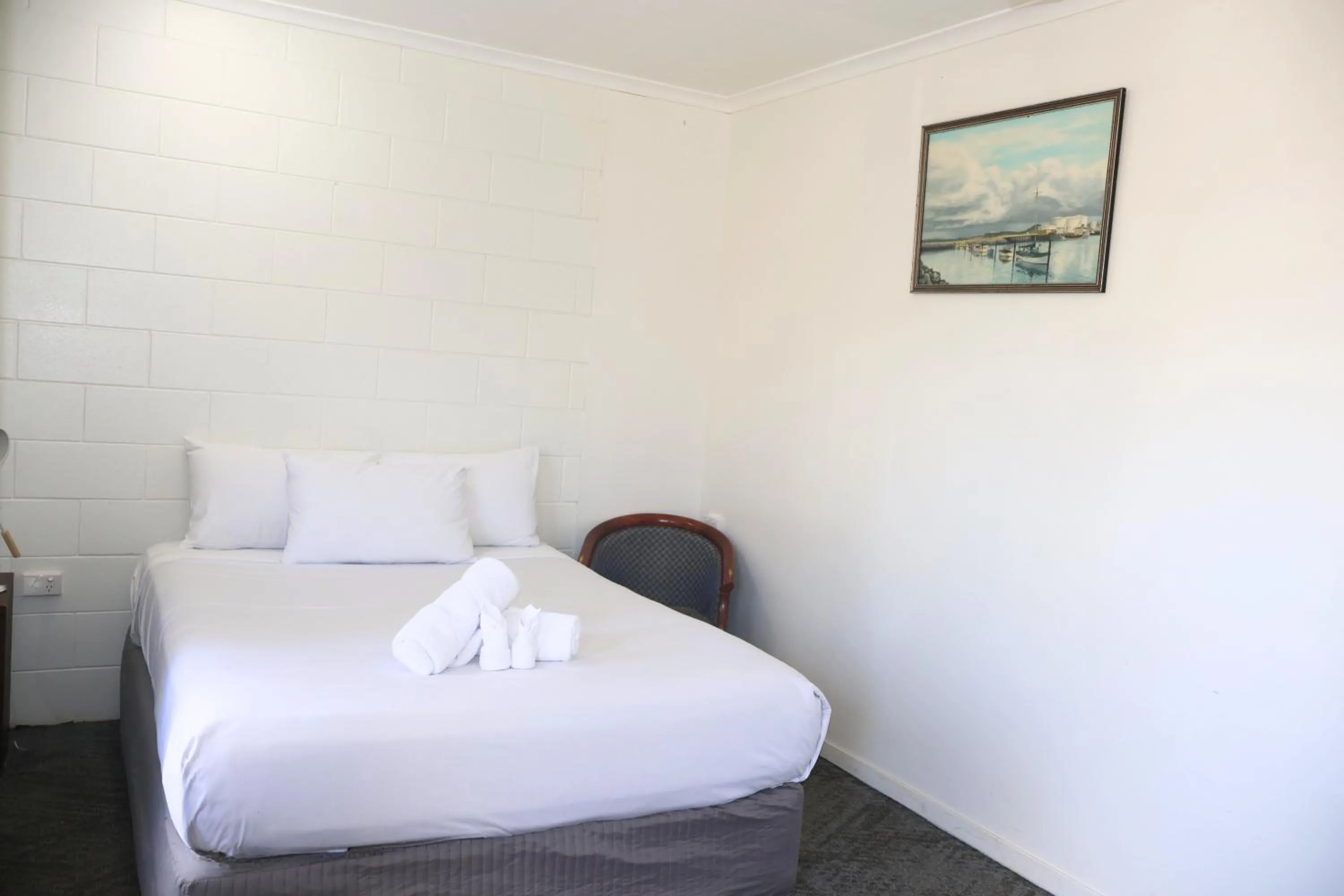 Photo of the whole room, Bed in The Park Motel