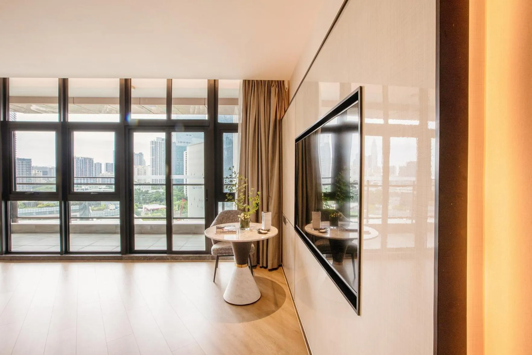 Lia Charlton Hotel Shenzhen