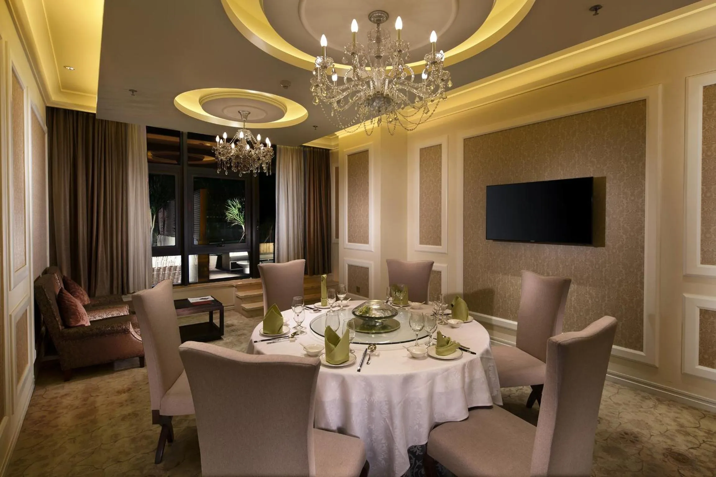 Restaurant/places to eat in Lia Charlton Hotel Shenzhen