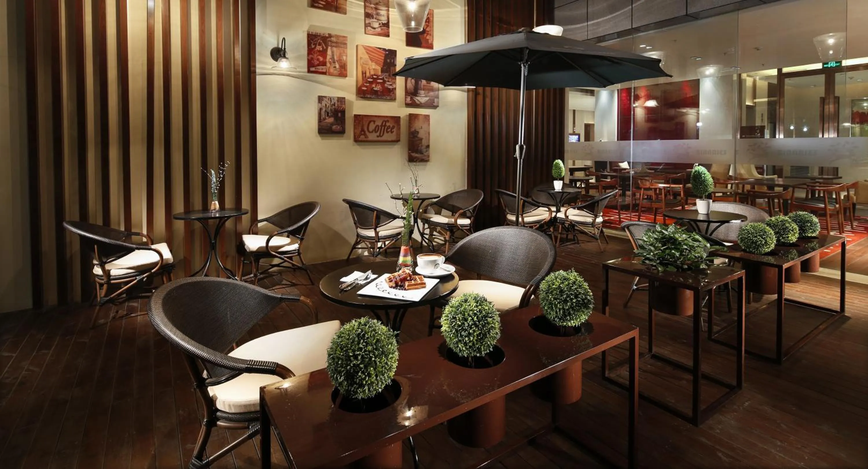 Restaurant/places to eat in Lia Charlton Hotel Shenzhen