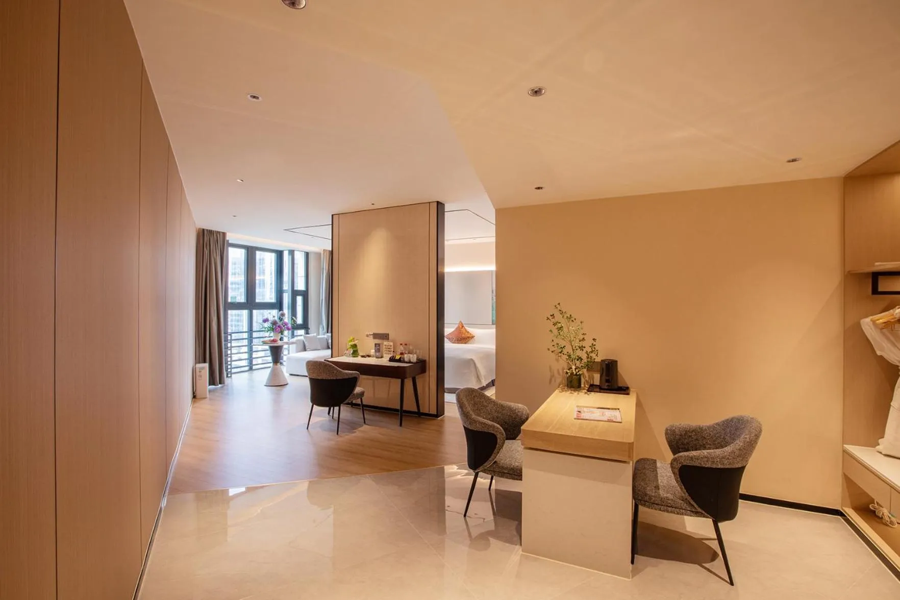 Lia Charlton Hotel Shenzhen