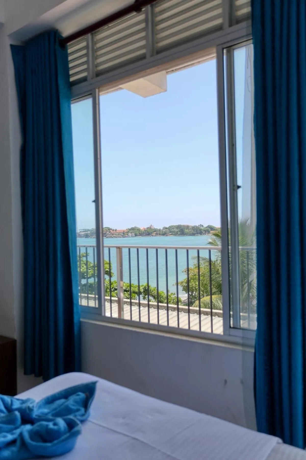 Balcony/Terrace, Bed in Hotel Sea Line