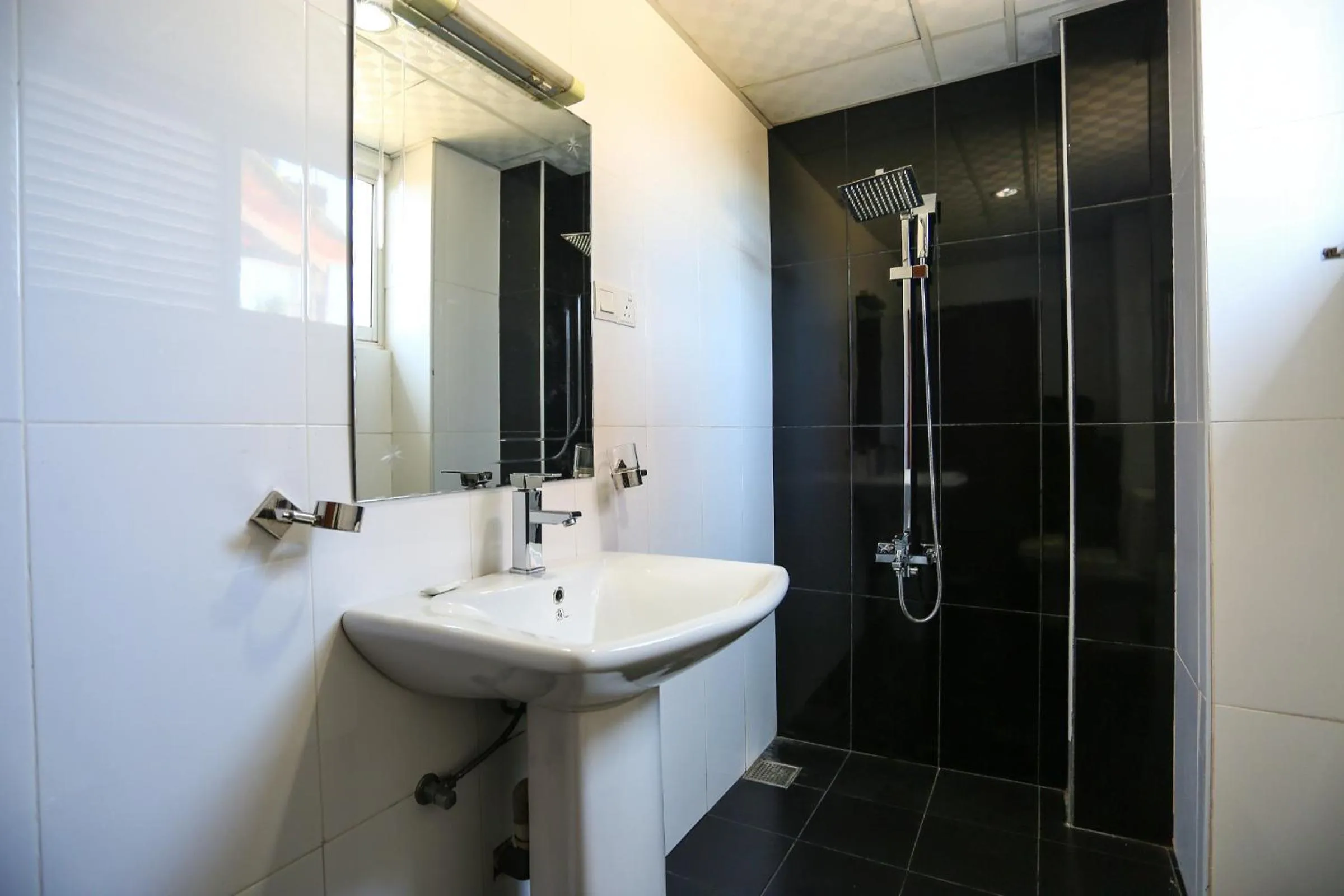 Toilet in Hotel Sea Line