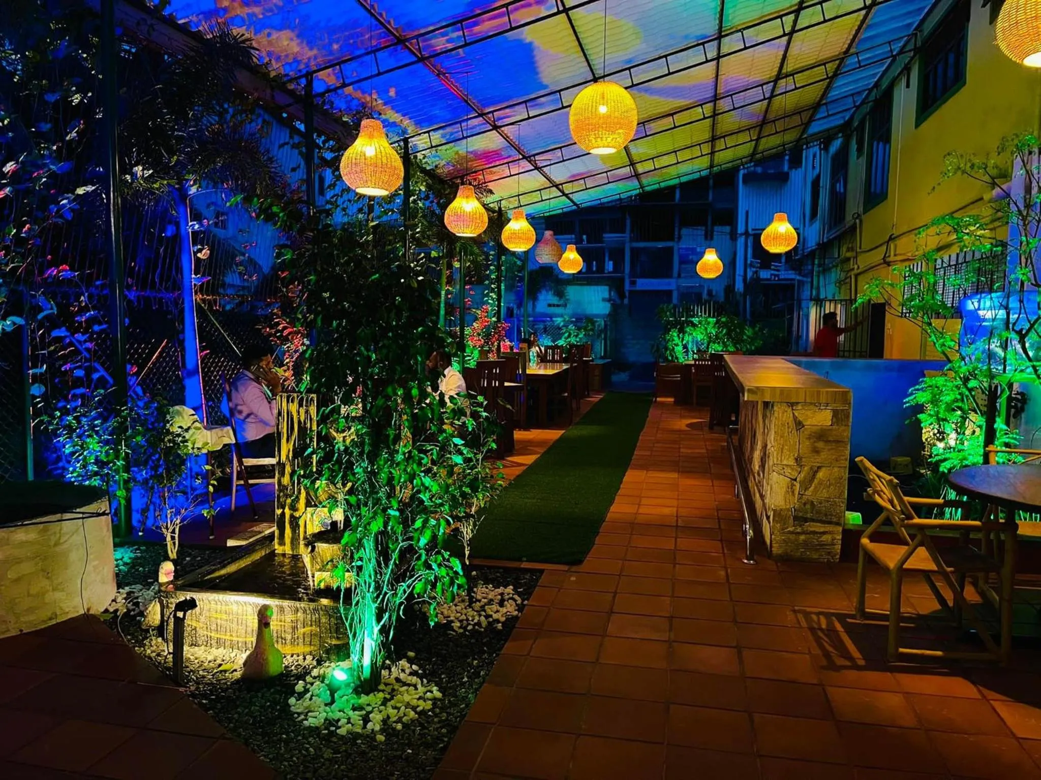 Restaurant/places to eat in Hotel Sea Line