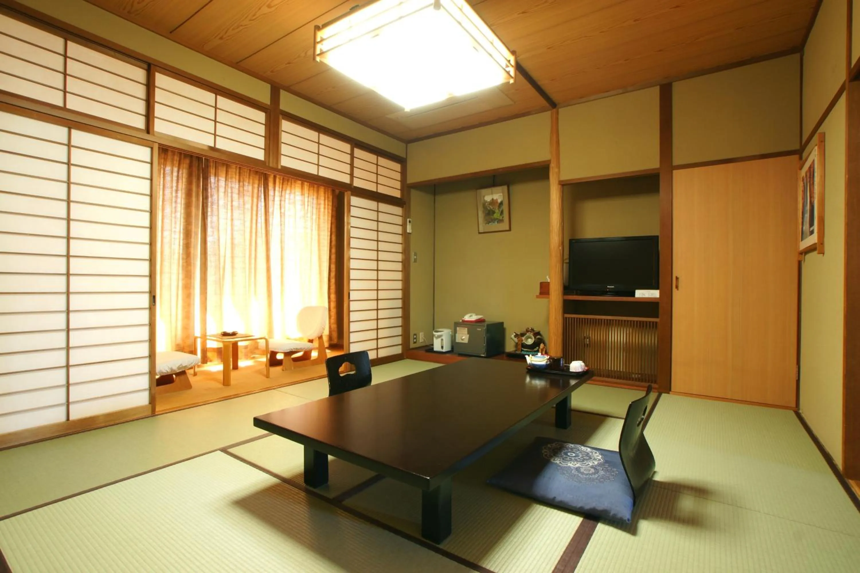Photo of the whole room in Imakuni Ryokan