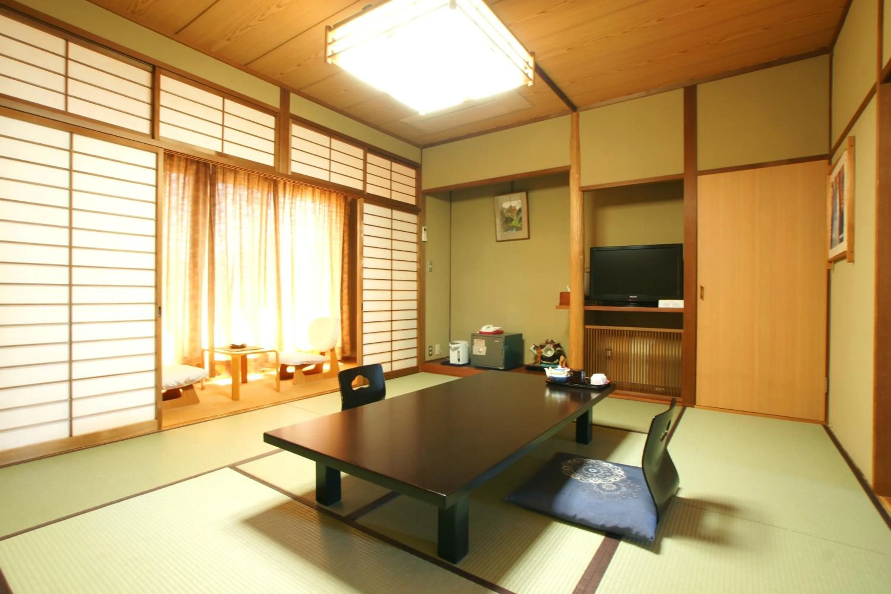 Photo of the whole room in Imakuni Ryokan