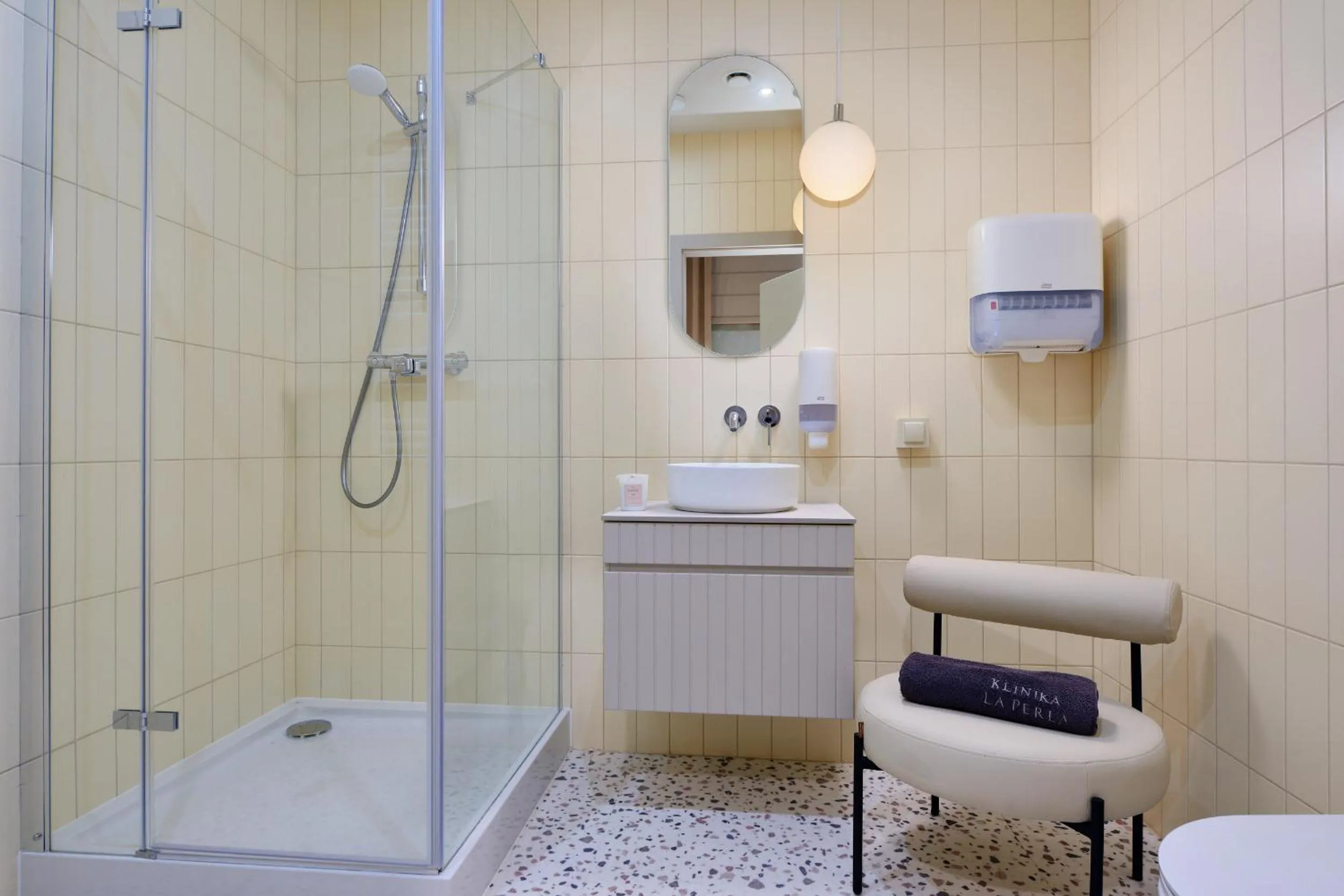 Shower in Arche Nałęczów & SPA dawne Sanatorium Milicyjne