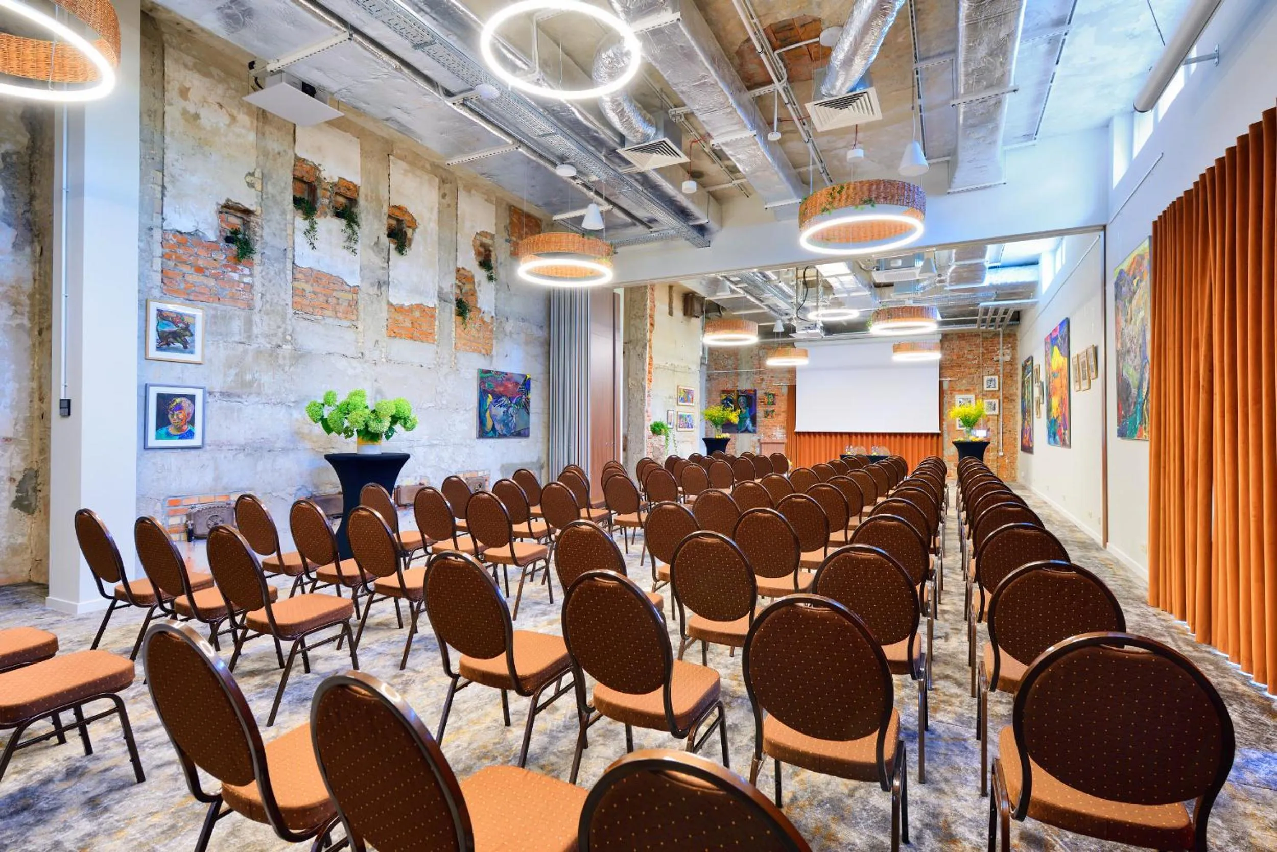 Business facilities in Arche Nałęczów & SPA dawne Sanatorium Milicyjne