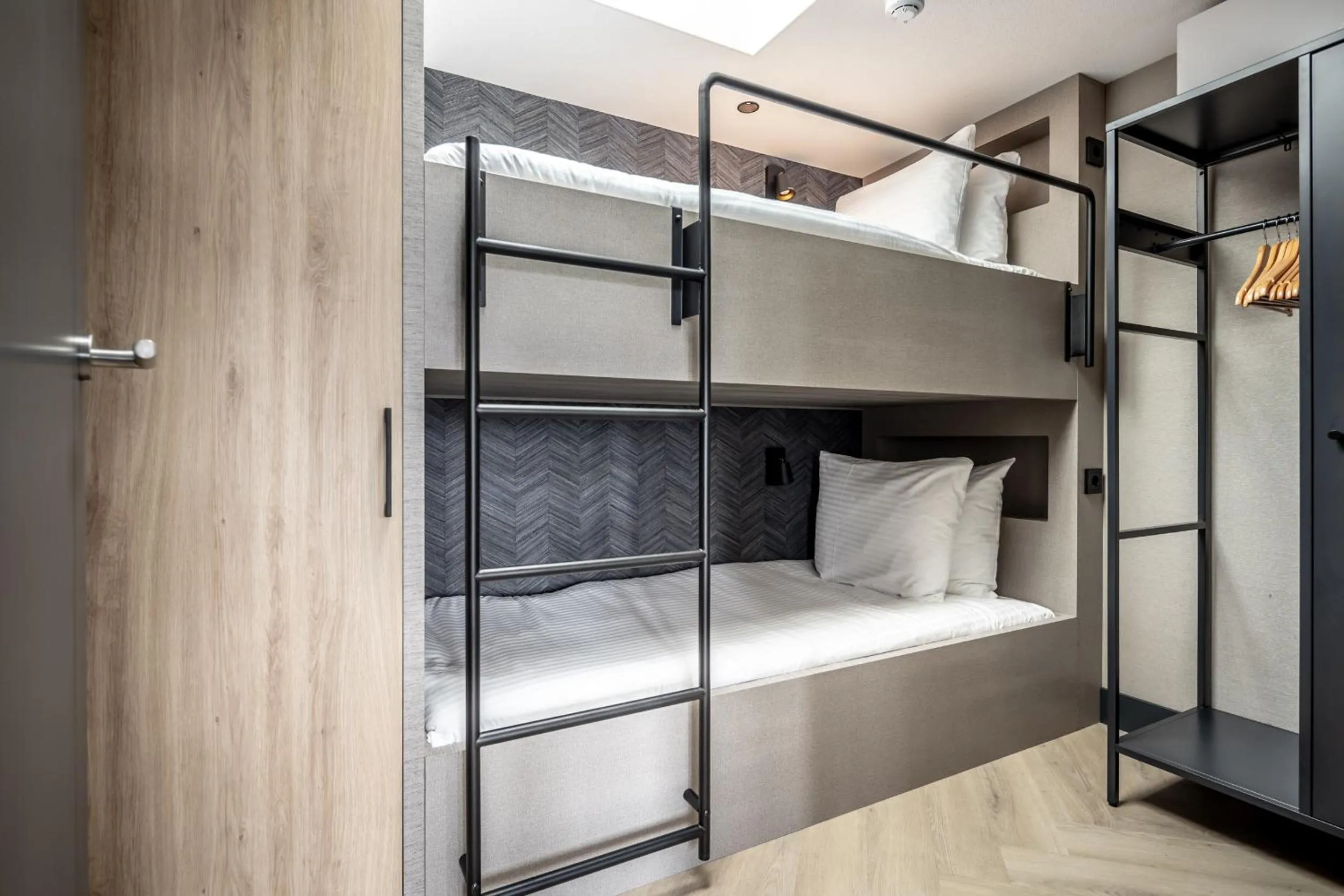 bunk bed, Bed in BizStay Delft