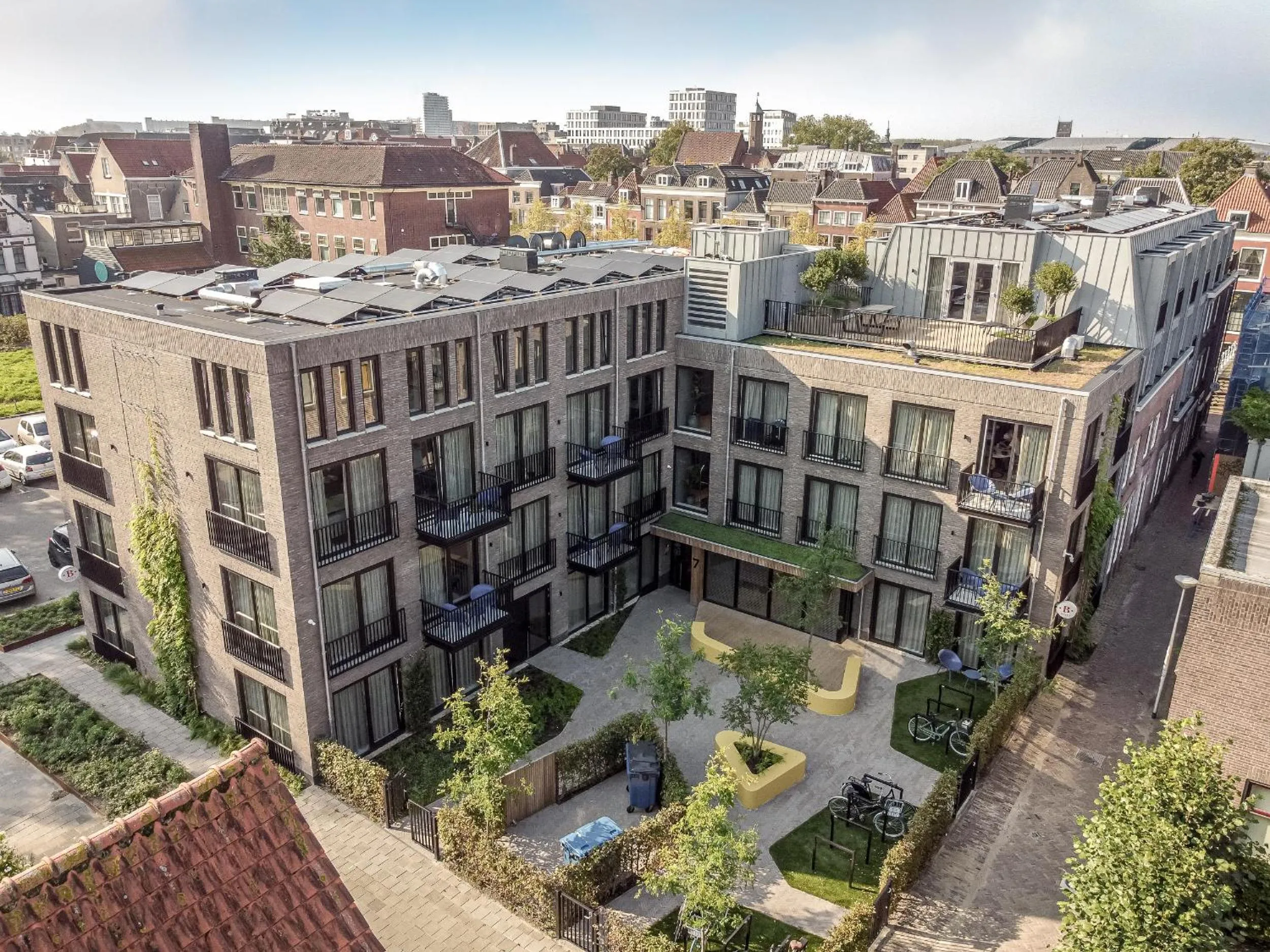 Property building in BizStay Delft