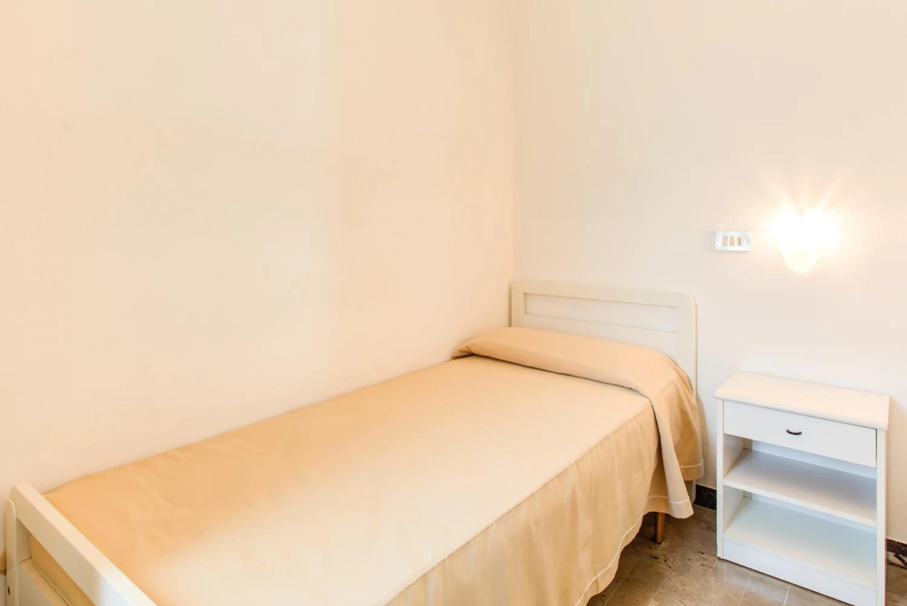 Street view, Bed in Hotel Splendid