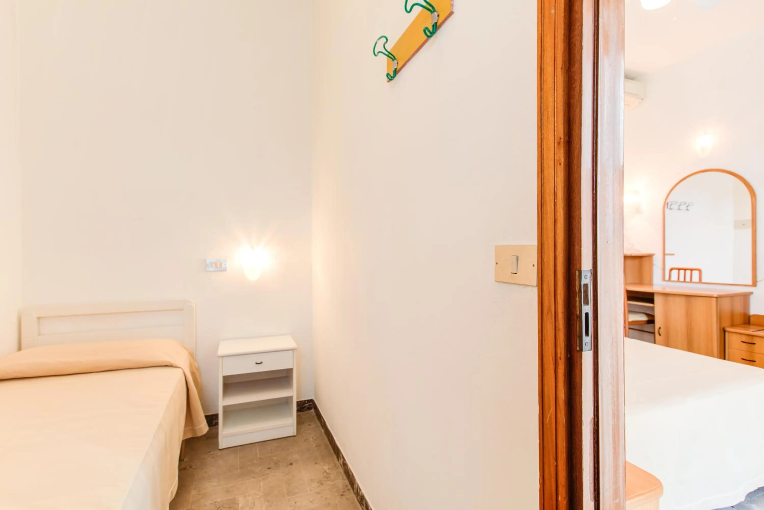 Street view, Bed in Hotel Splendid