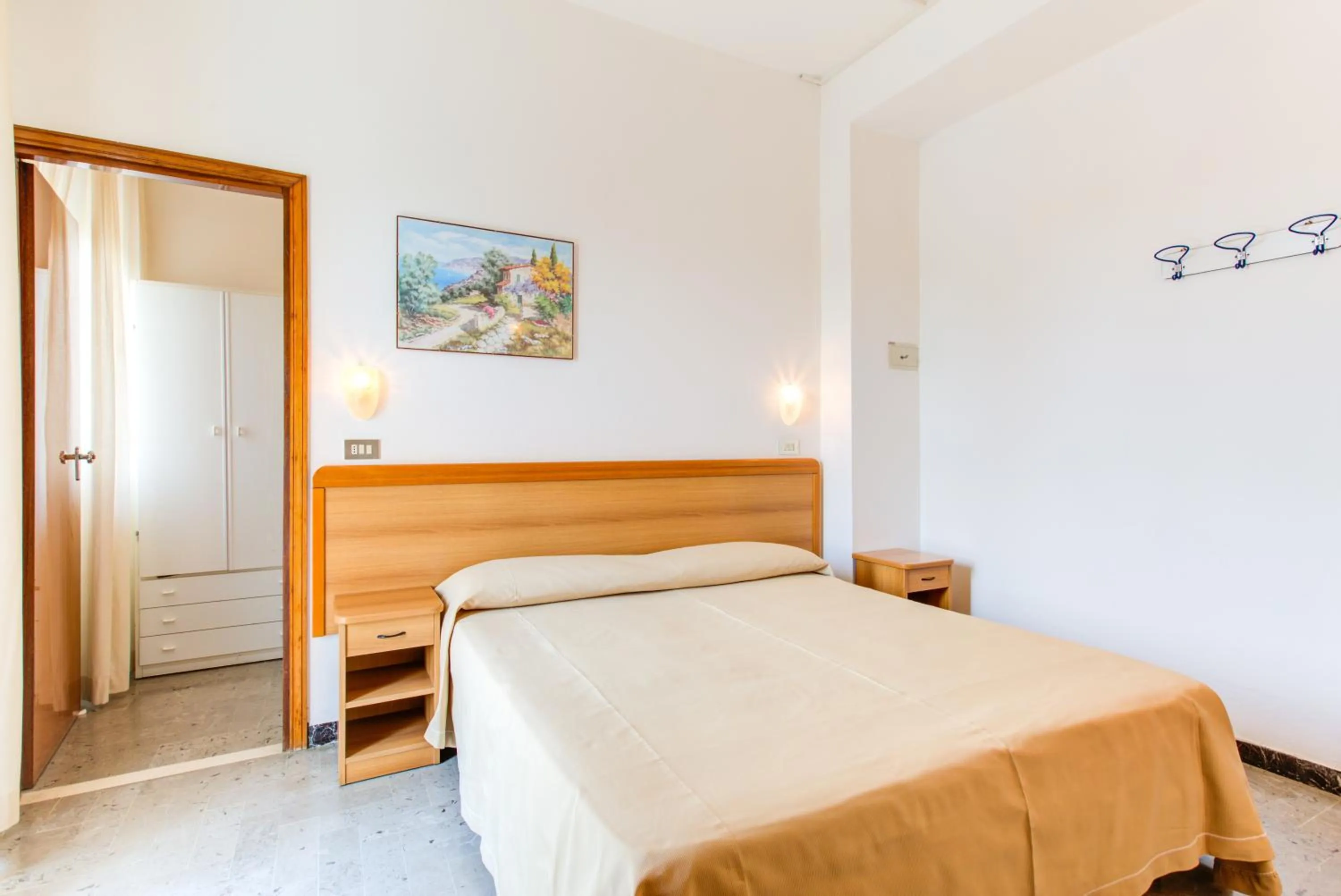 Street view, Bed in Hotel Splendid