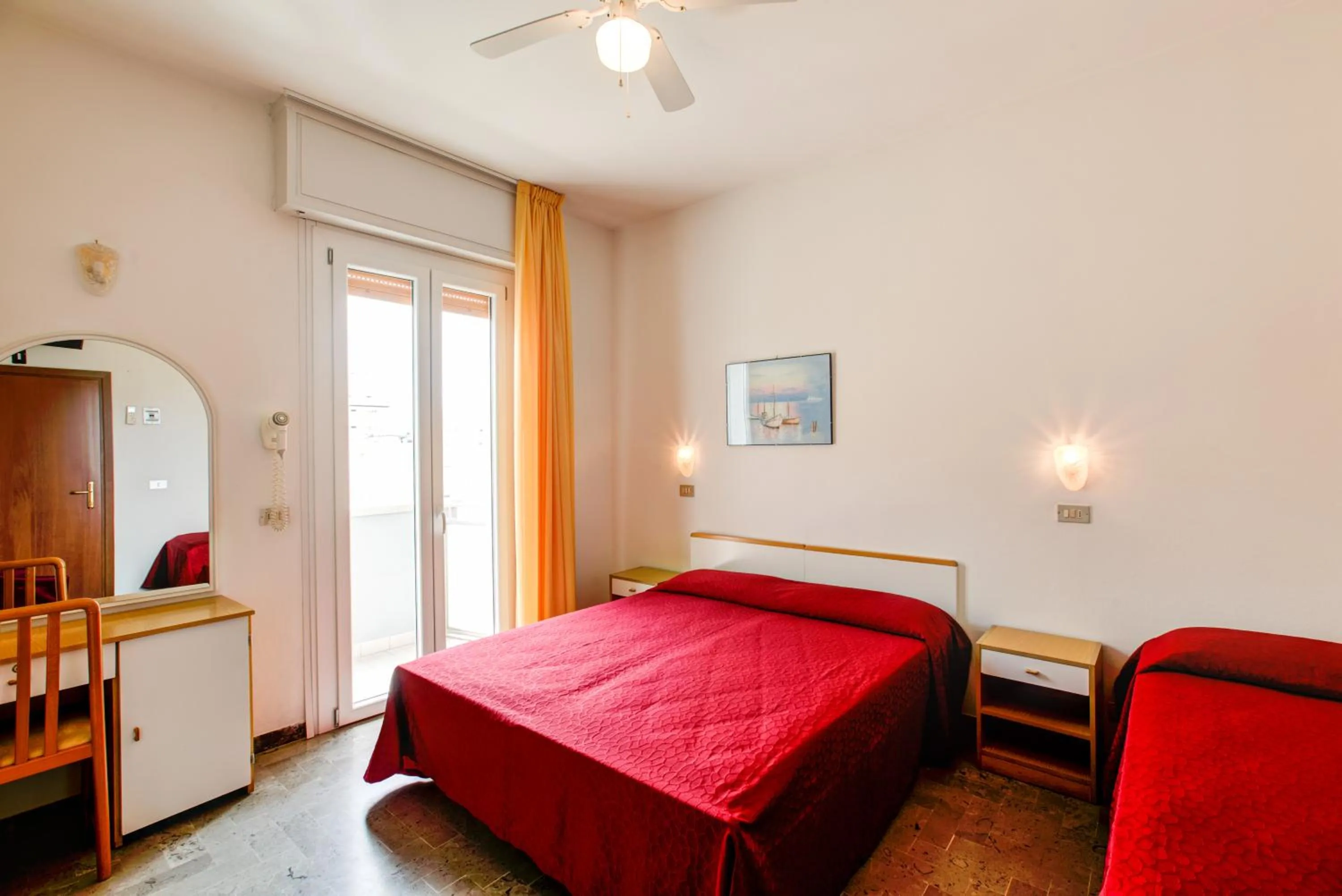 Sea view, Bed in Hotel Splendid