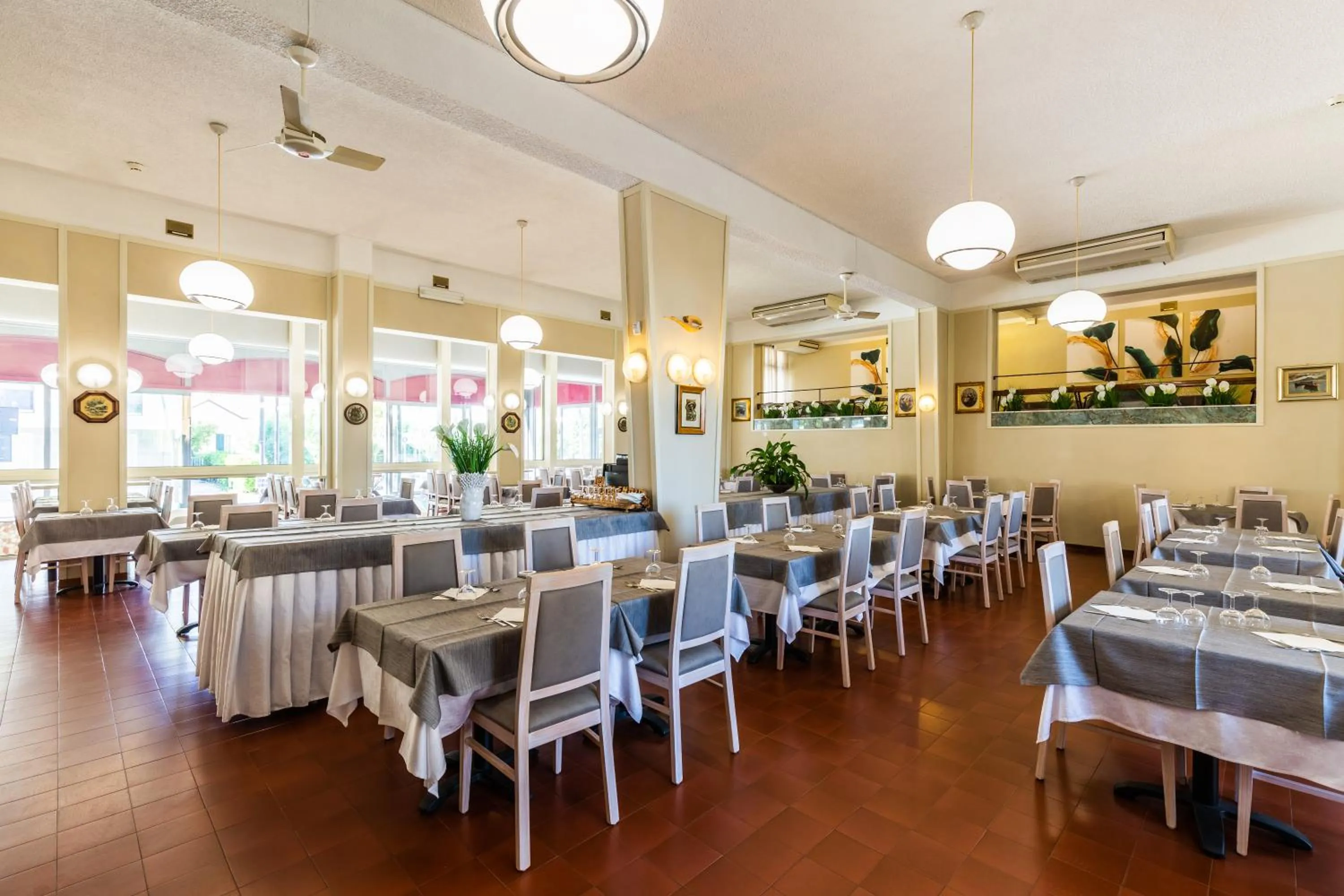 Restaurant/places to eat in Hotel Splendid