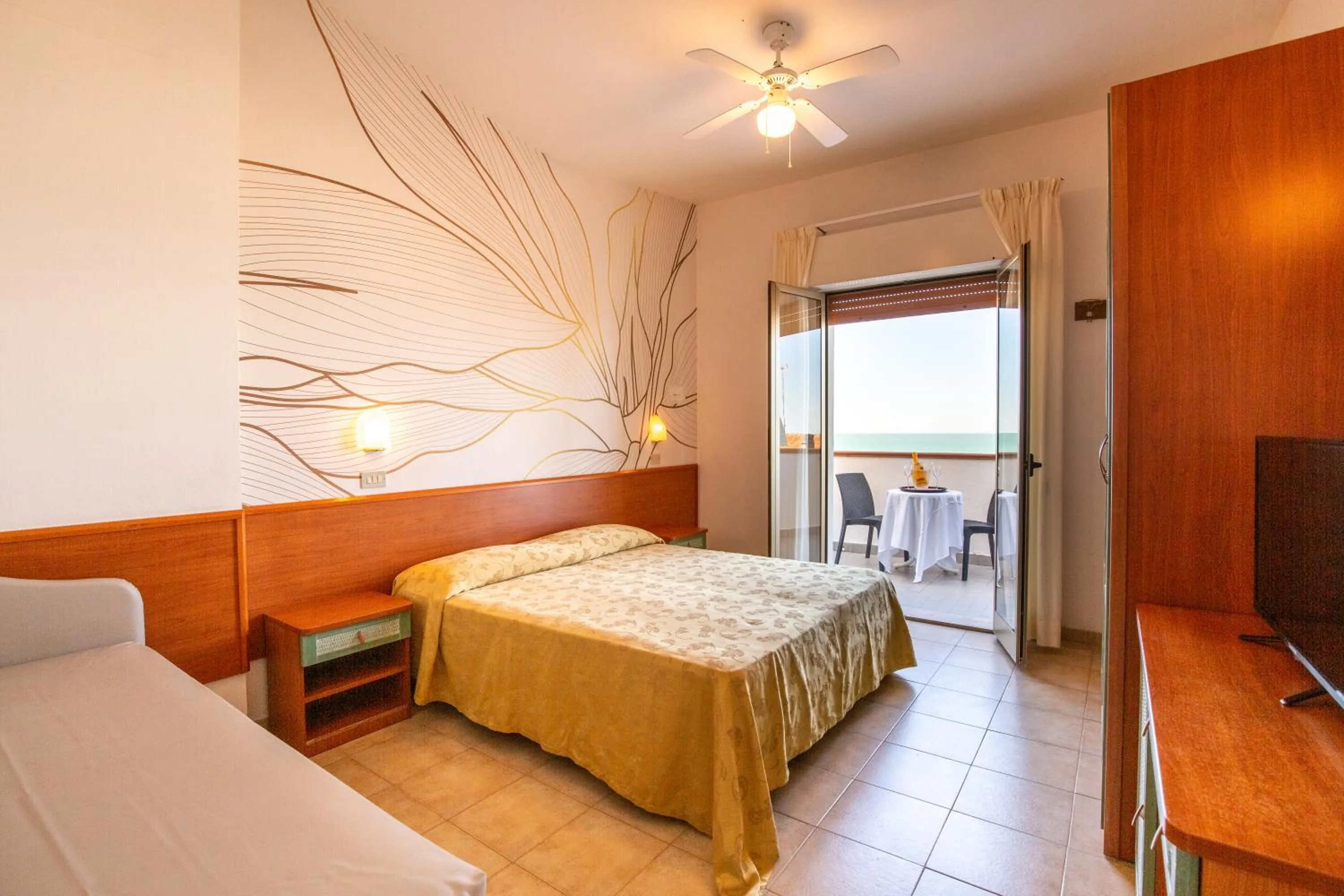 Sea view, Bed in Hotel Splendid