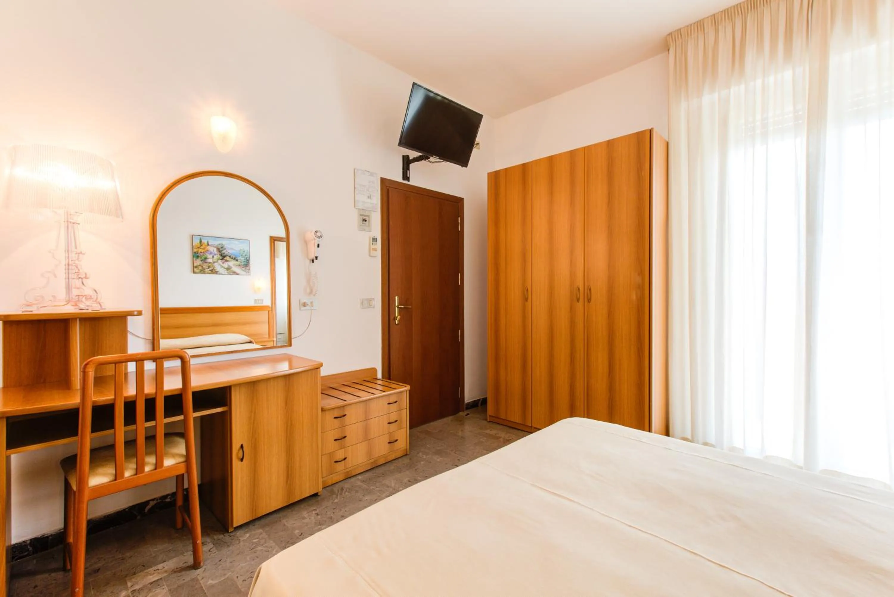 Street view, Bed in Hotel Splendid