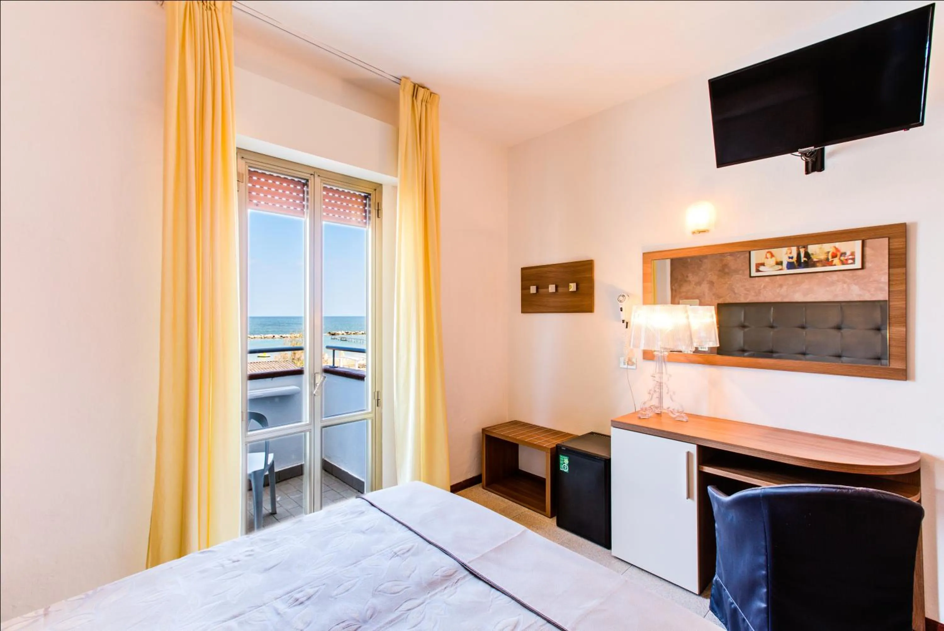 Sea view, Bed in Hotel Splendid