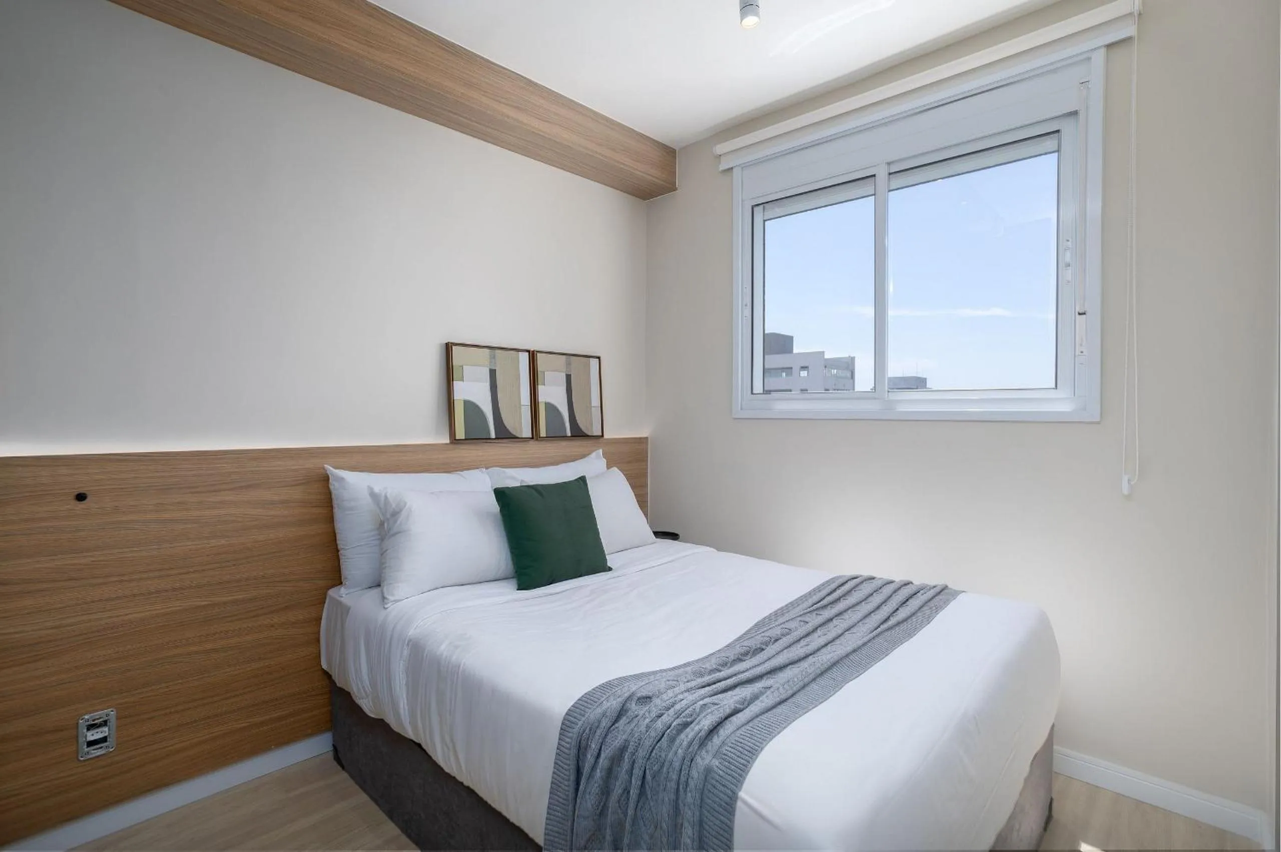 Bedroom, Bed in Composite Moema