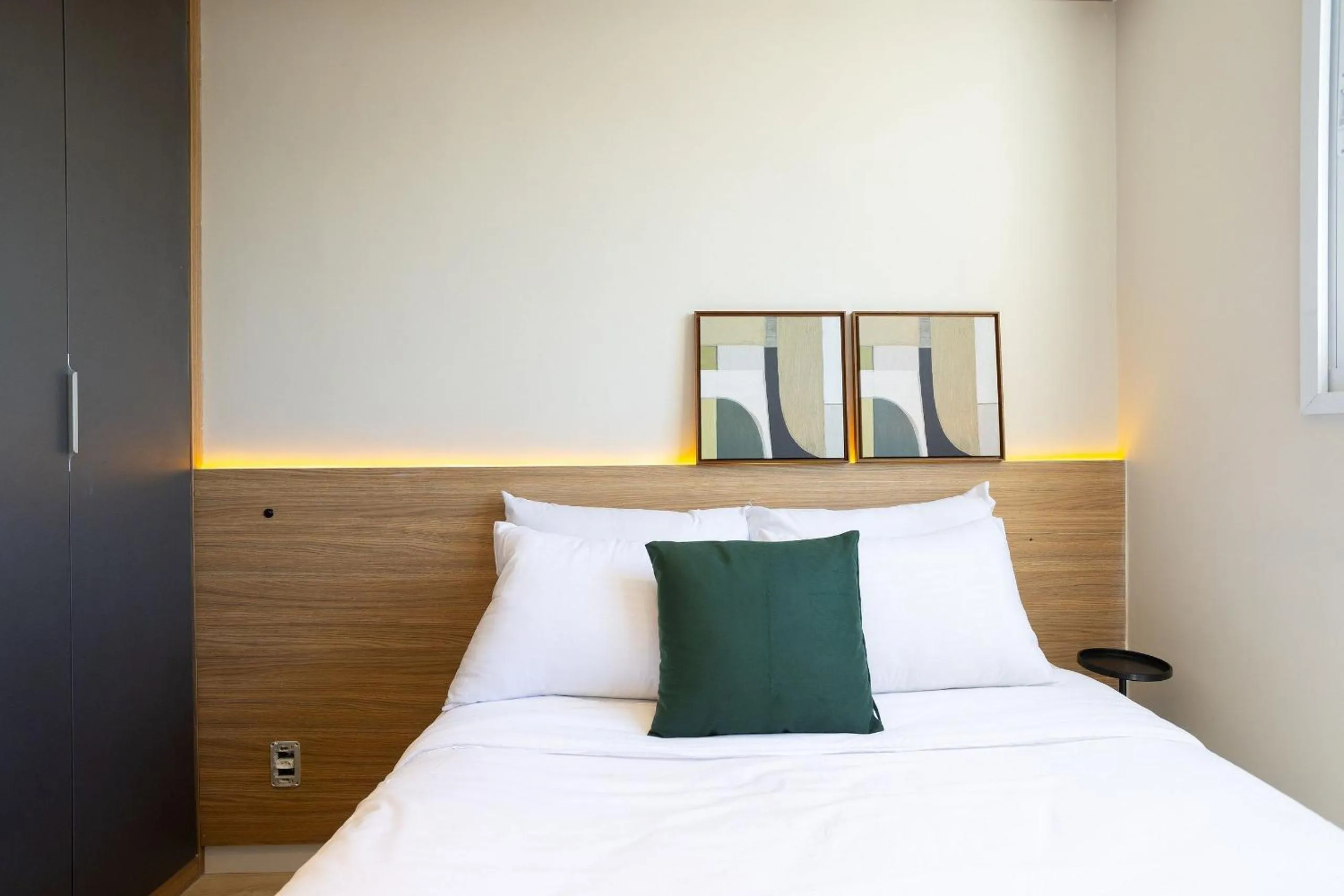 Bedroom, Bed in Composite Moema