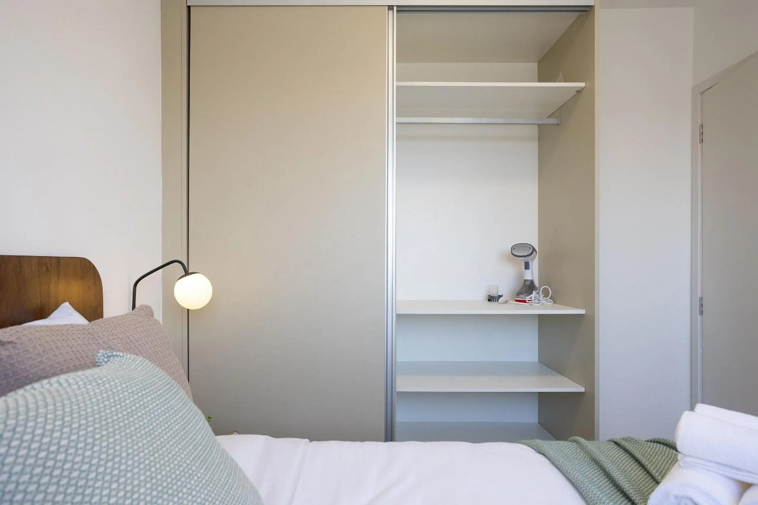 Bed in Composite Moema