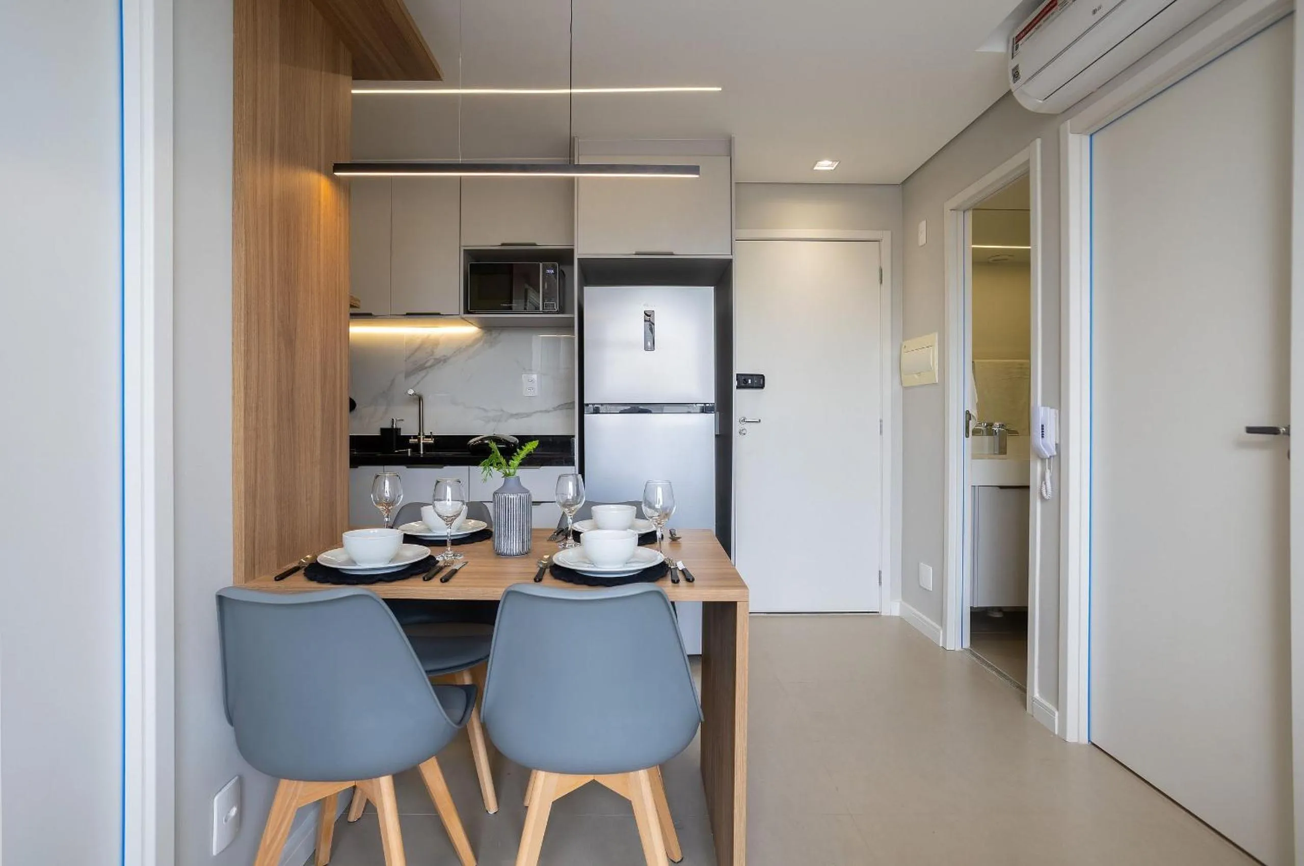 Dining area in Composite Moema