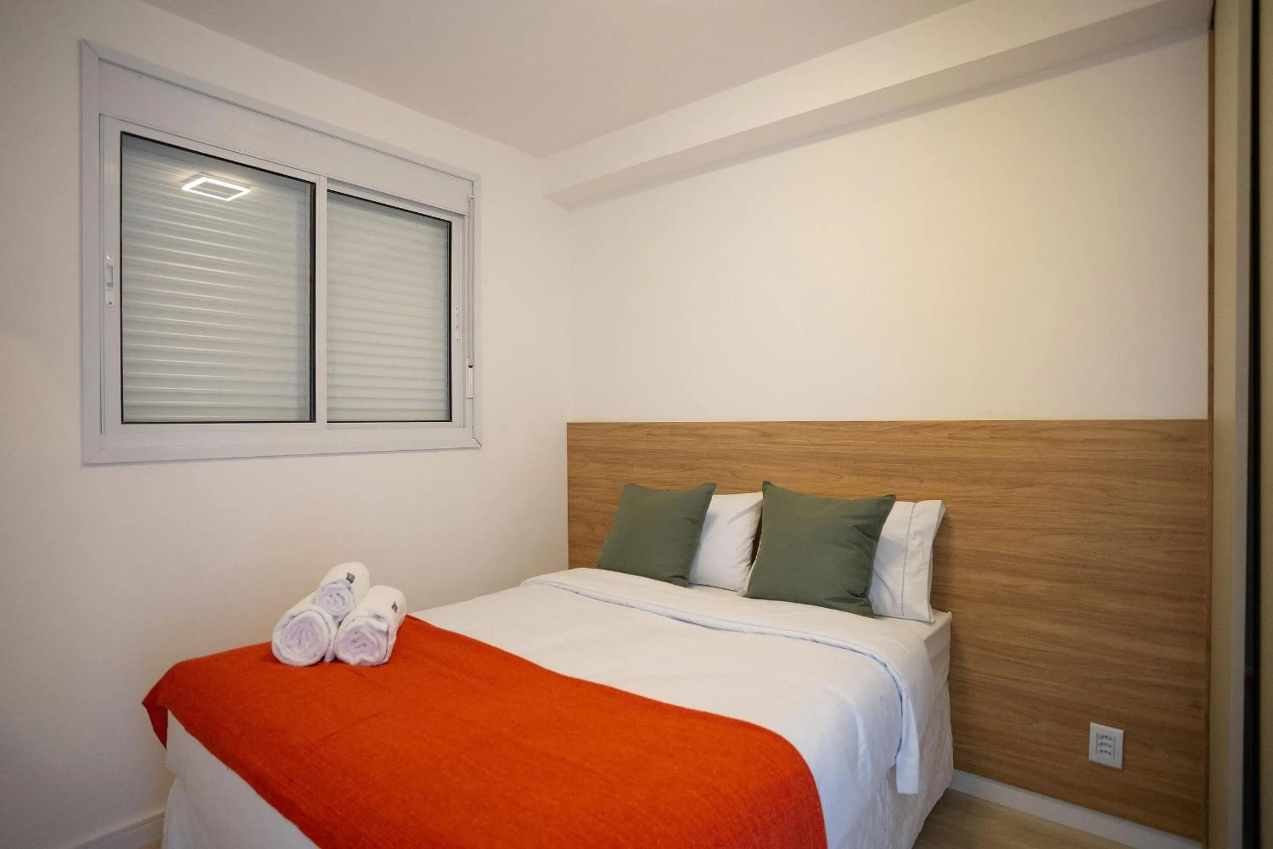 Bedroom, Bed in Composite Moema