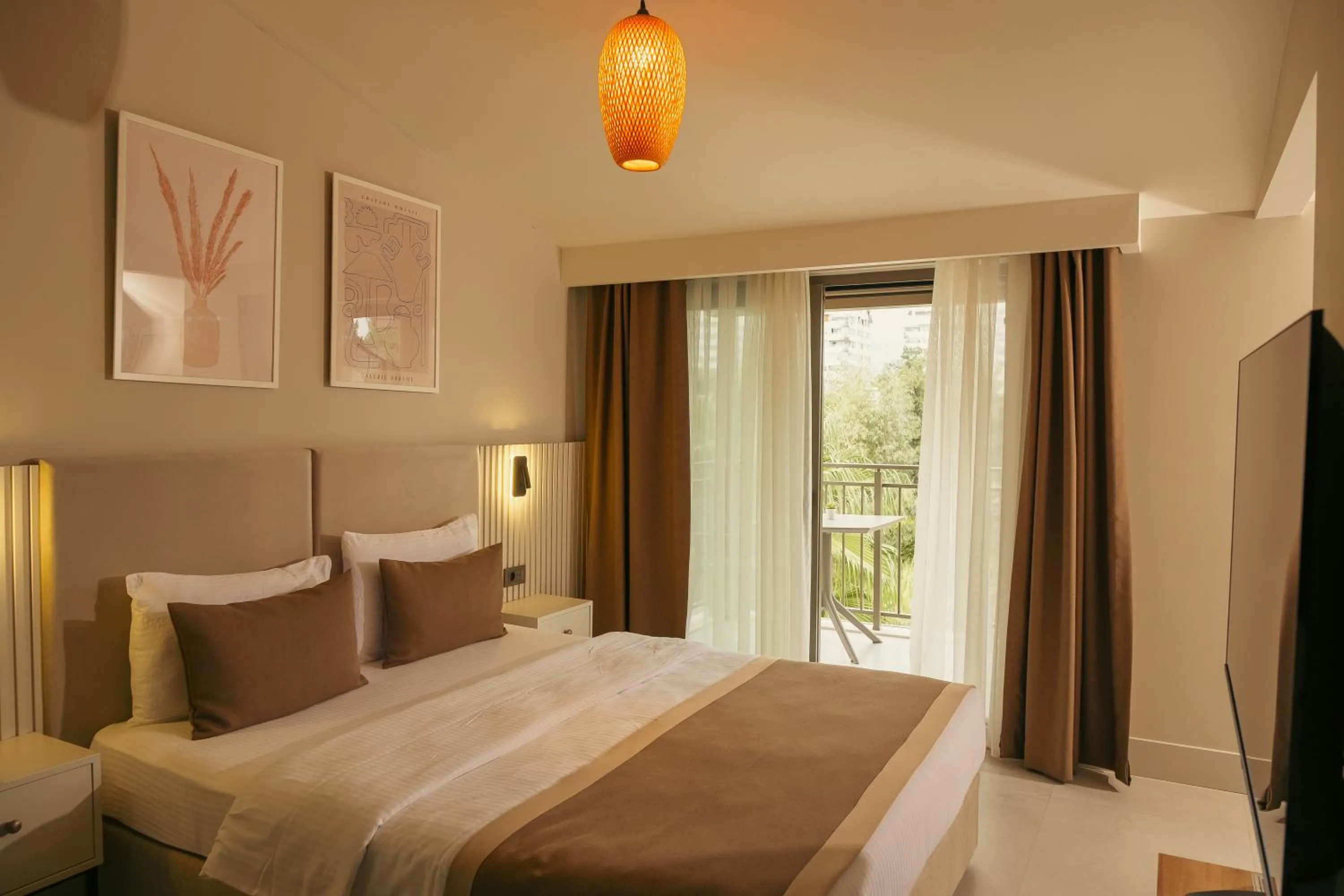 Bedroom, Bed in Bomo Suites