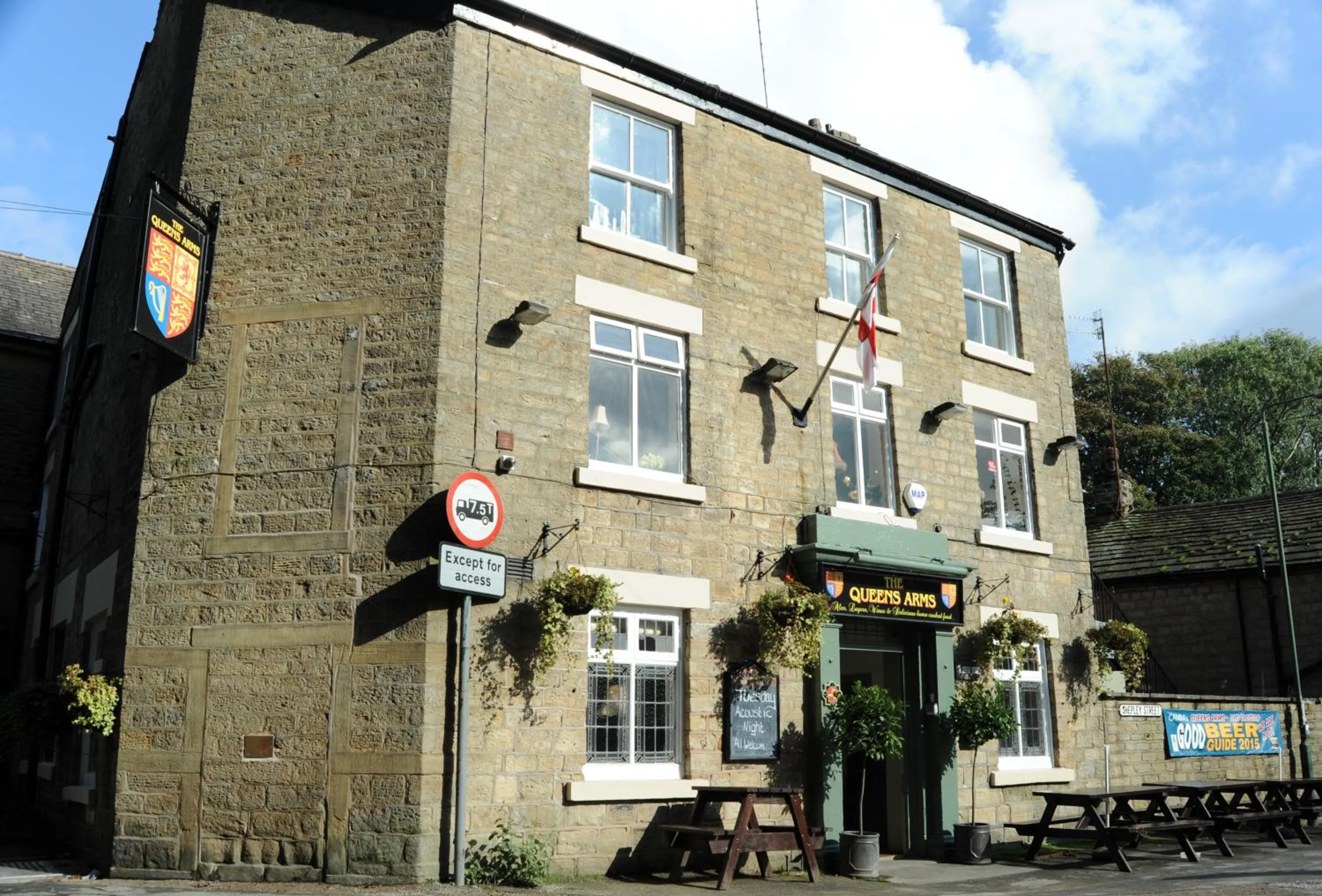 Property building in Queens arms country inn