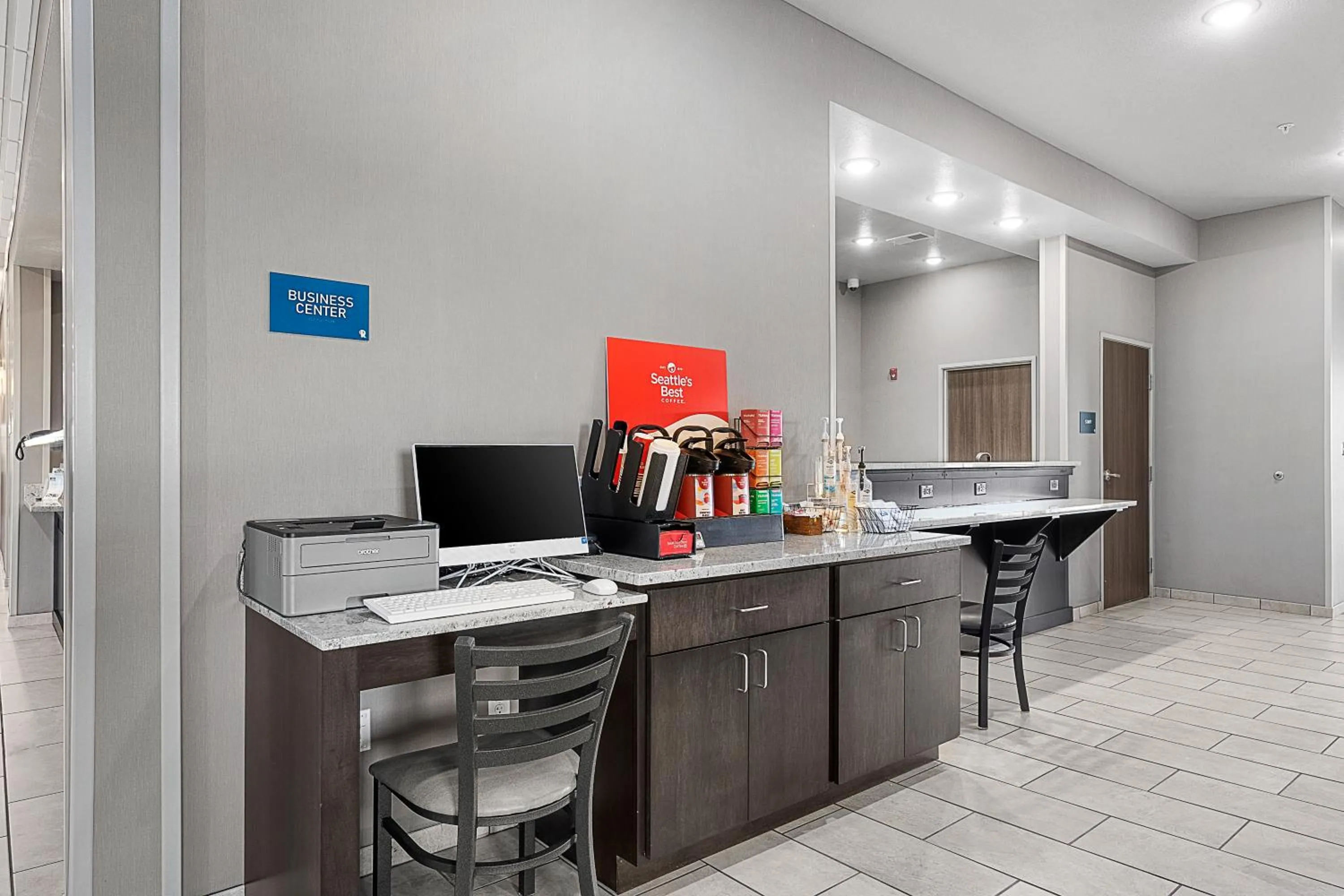 Business facilities in Riverstone Suites by Cobblestone Hotels - Chippewa Falls