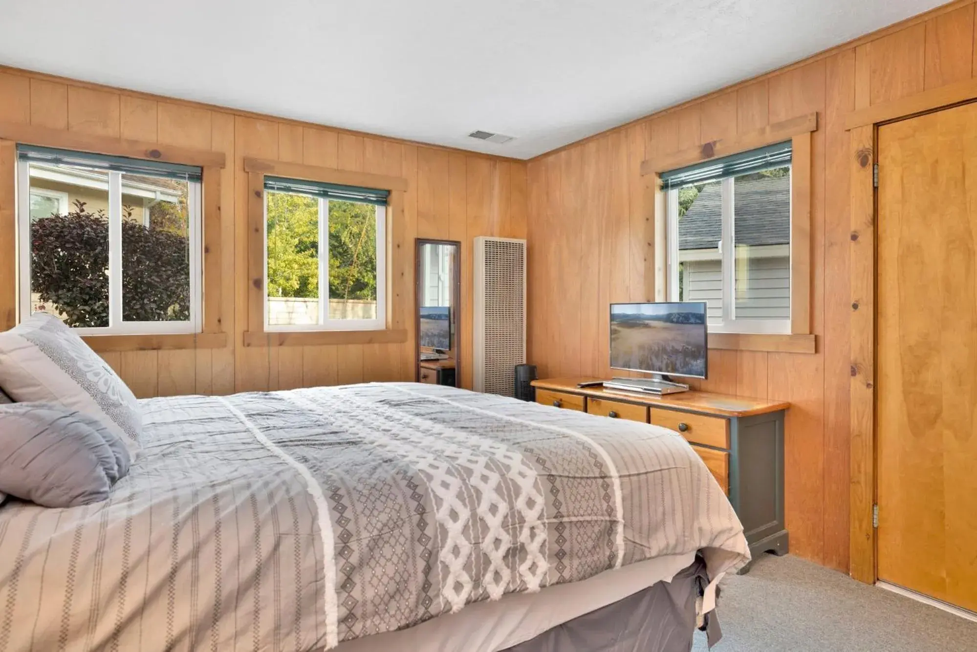 Vacation Home in Lakeview getaway #2120 Vacation Home in Lakeview getaway #2120