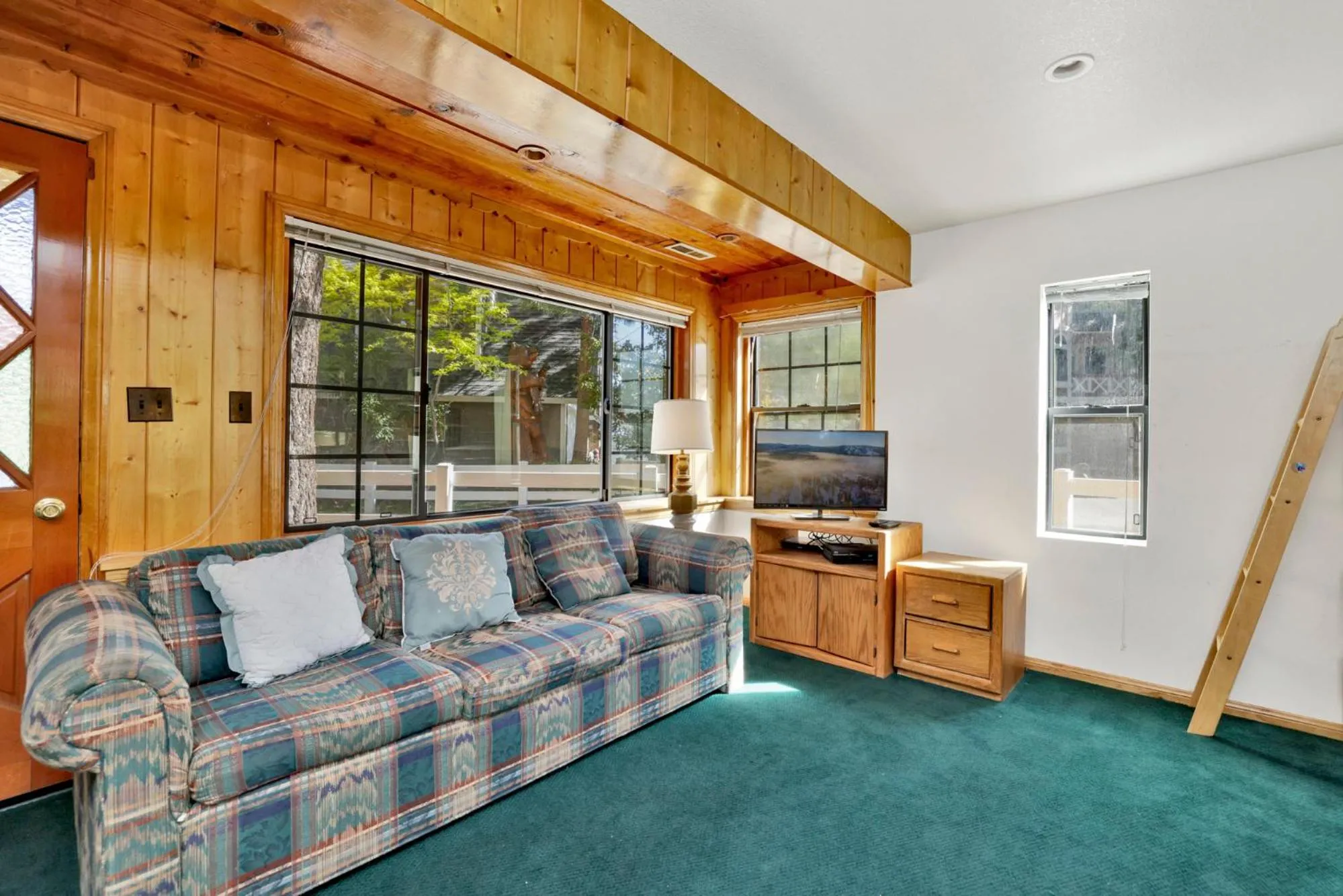 Photo of the whole room in Breezy one #112