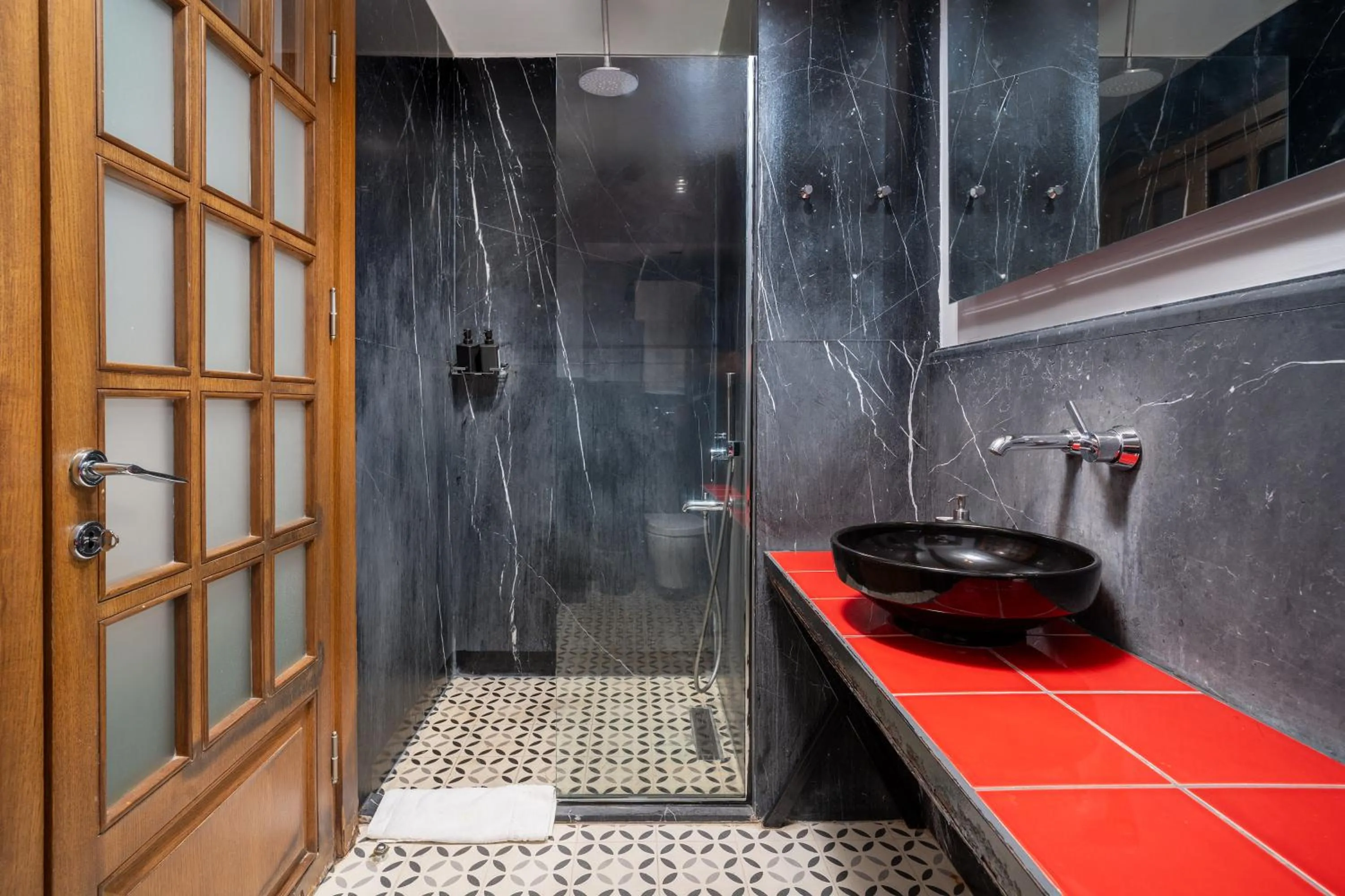 Shower in Urban Quarters - Asmalı Mescit